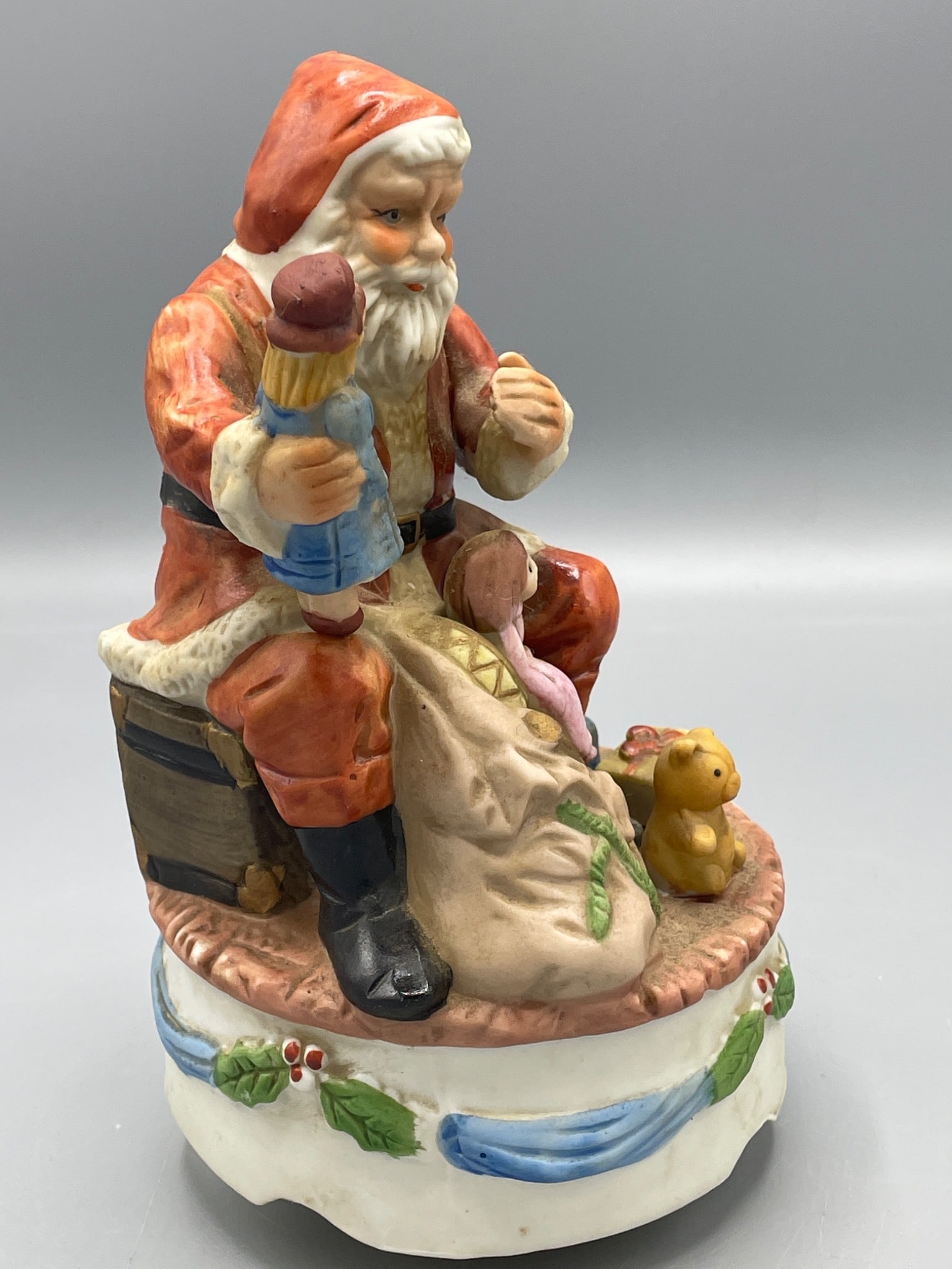Santa Claus Music Box Figurine by Price Products, Made in Taiwan - 4