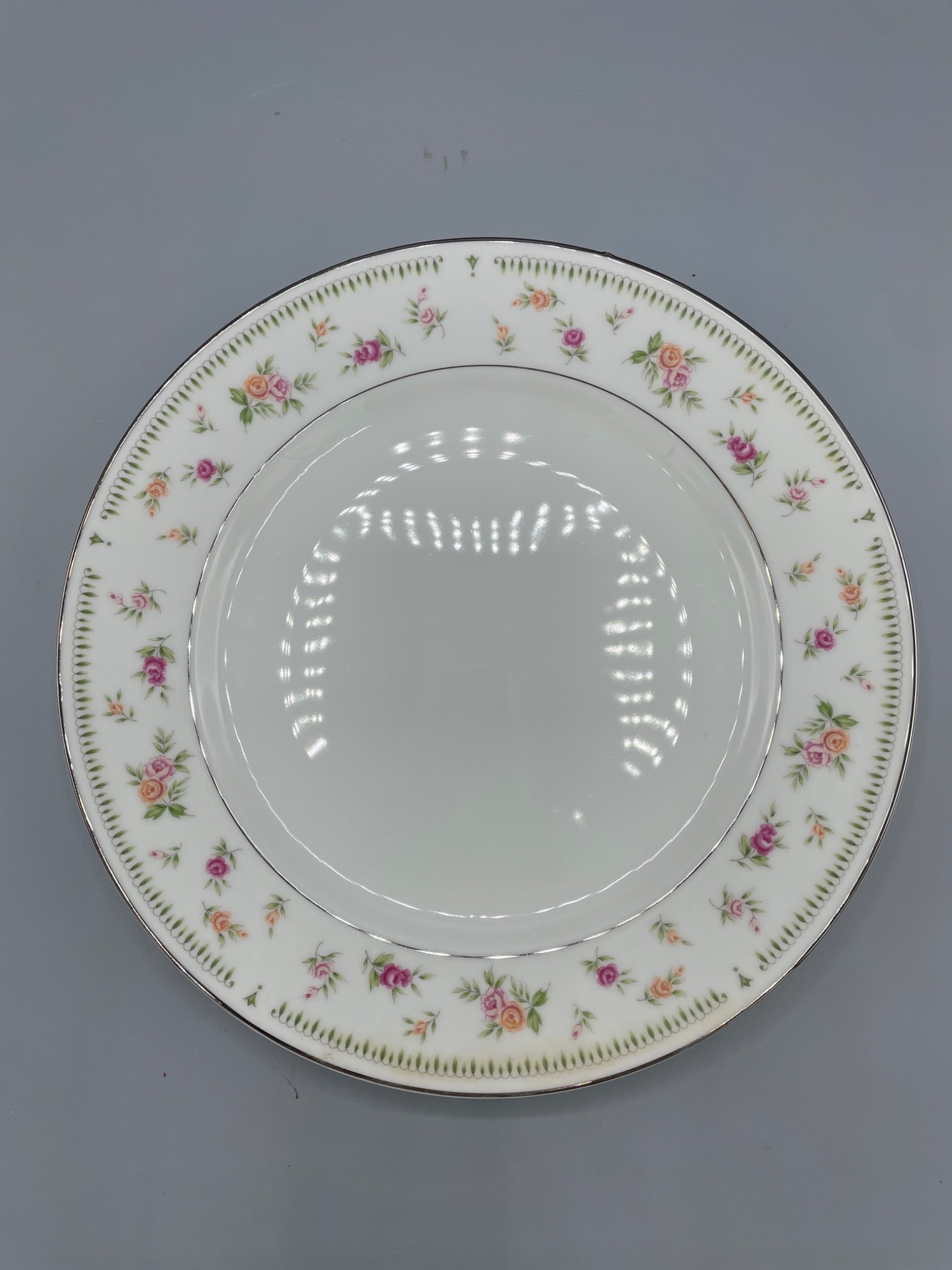 Two Abingdon Fine Porcelain China Plates Made In Japan (1 of 6)