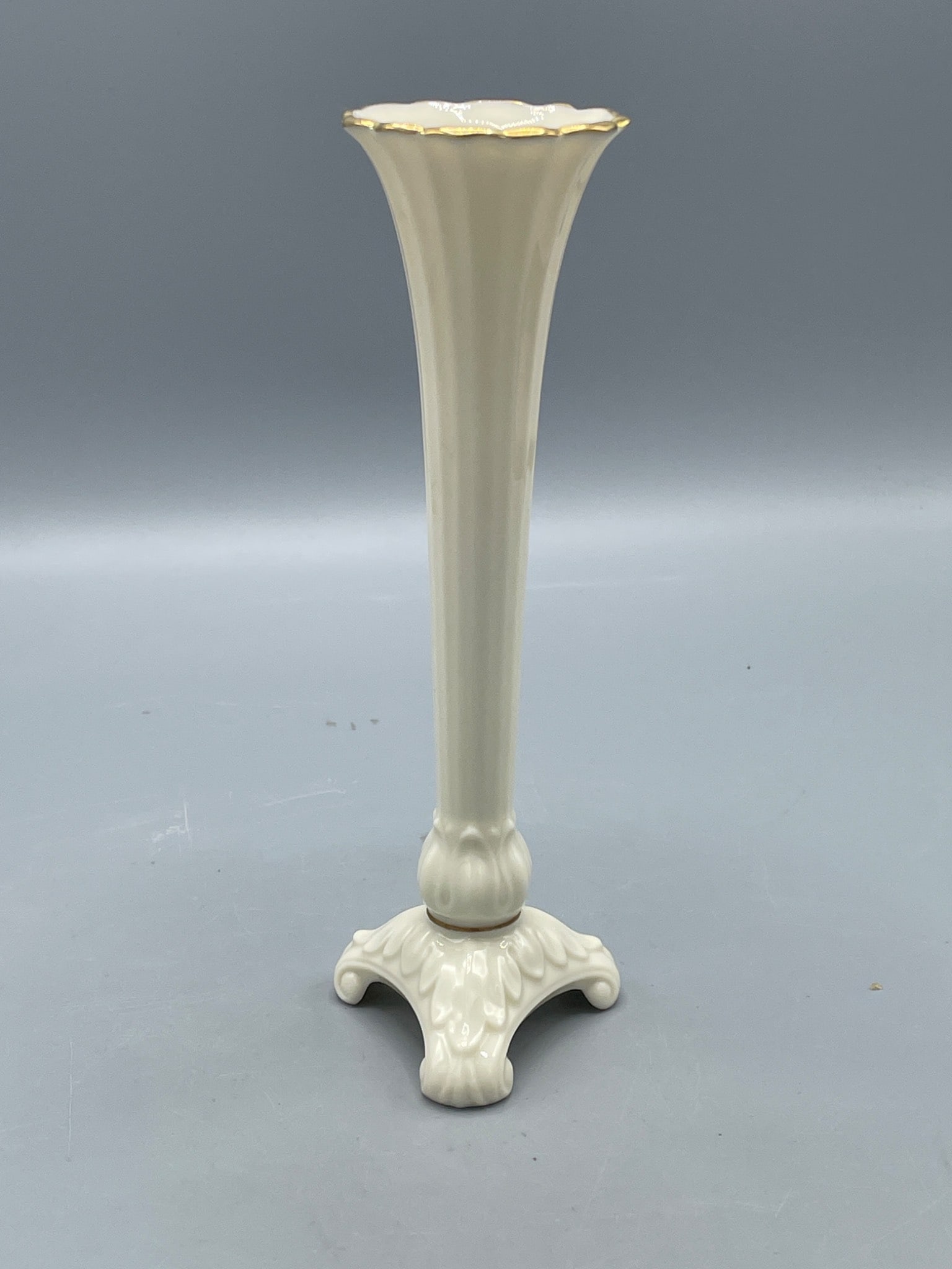 Lenox Ivory Porcelain Trumpet Vase with Gold Rim, Made in U.S.A. - 2