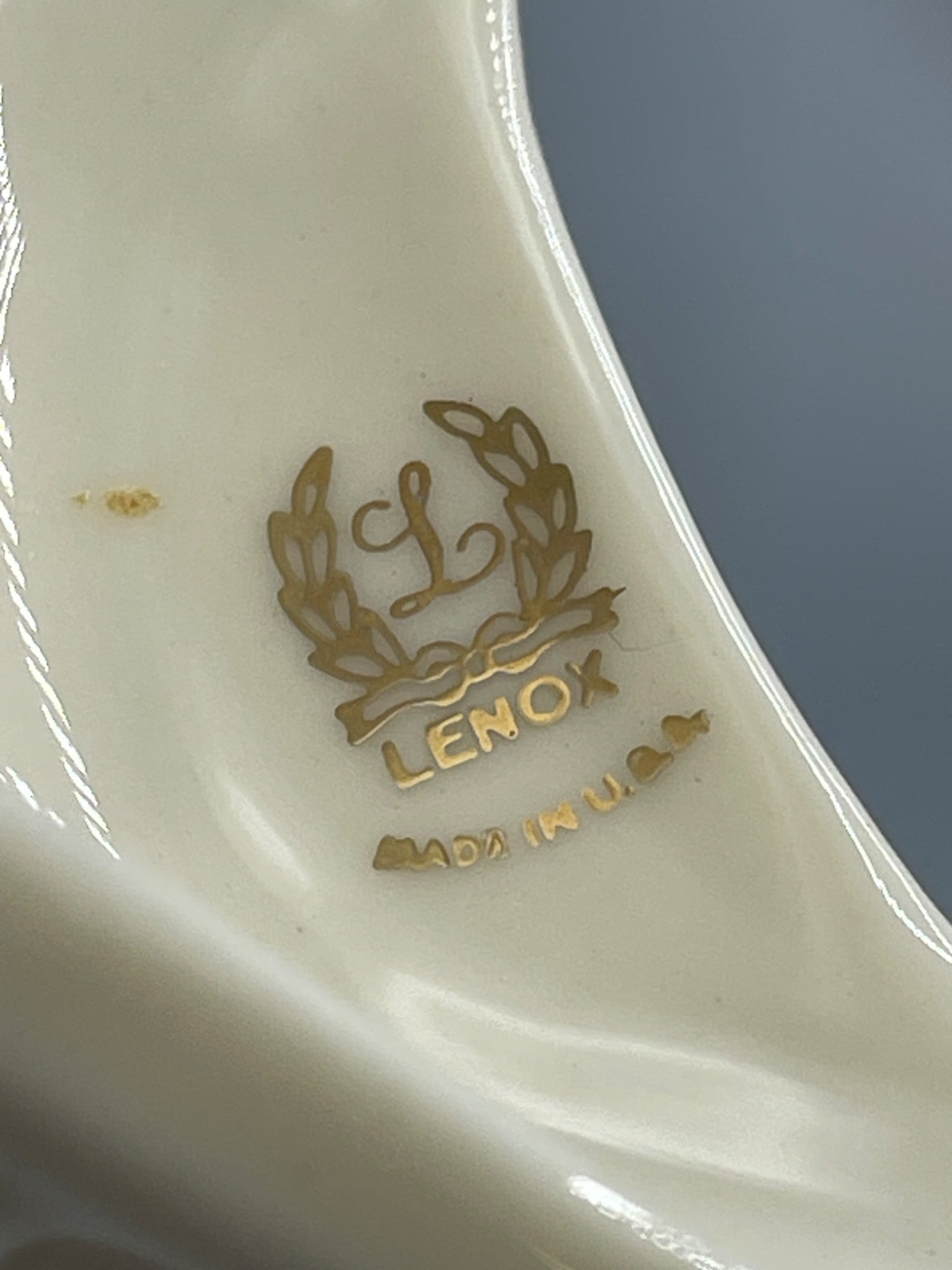 Lenox Ivory Porcelain Trumpet Vase with Gold Rim, Made in U.S.A. - 5