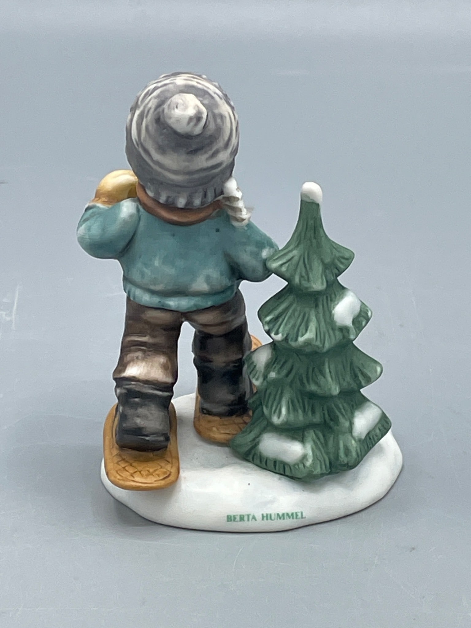 Berta Hummel Goebel Figurine 'Dashing Through the Snow' BH 99/P, 2001 - 2