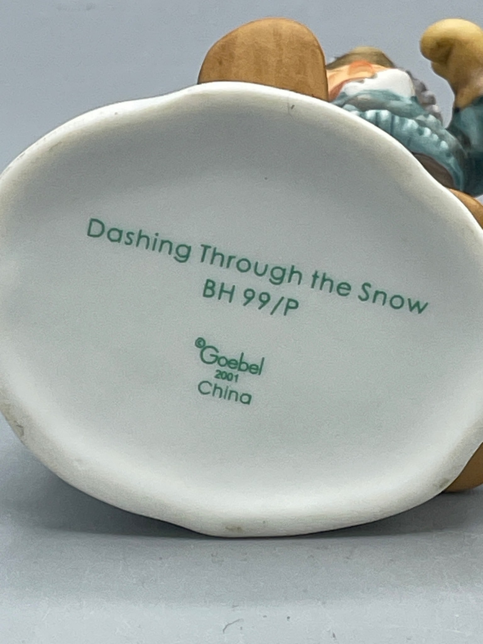 Berta Hummel Goebel Figurine 'Dashing Through the Snow' BH 99/P, 2001 - 4