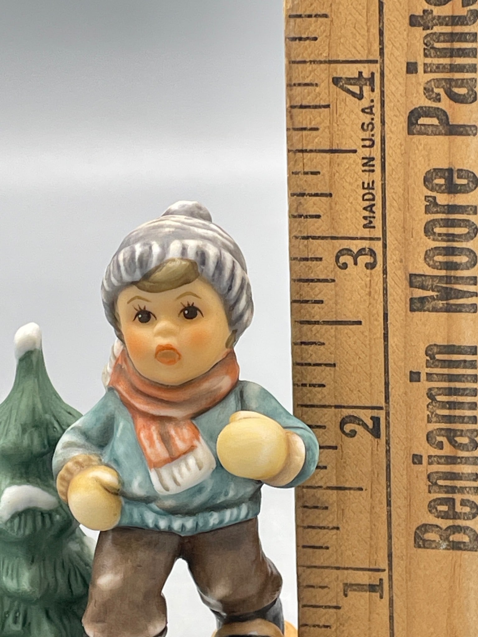 Berta Hummel Goebel Figurine 'Dashing Through the Snow' BH 99/P, 2001 - 5