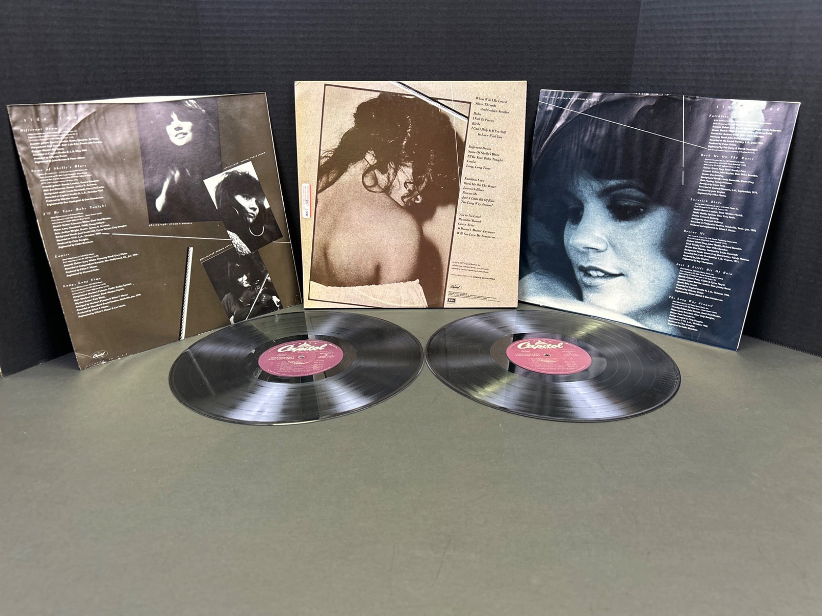 Linda Ronstadt A Retrospective 2 Vinyl Records with Covers and Inserts. - 3