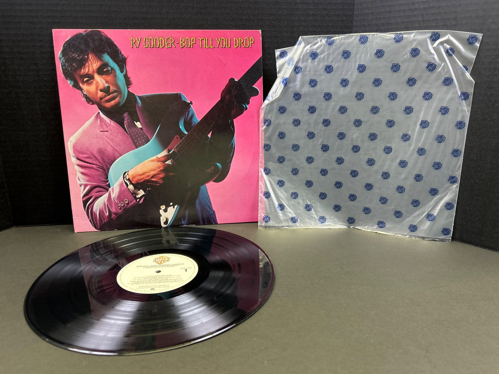 Vinyl Record: 'No Dice' by Badfinger, Apple Records, 1970 (1 of 2)