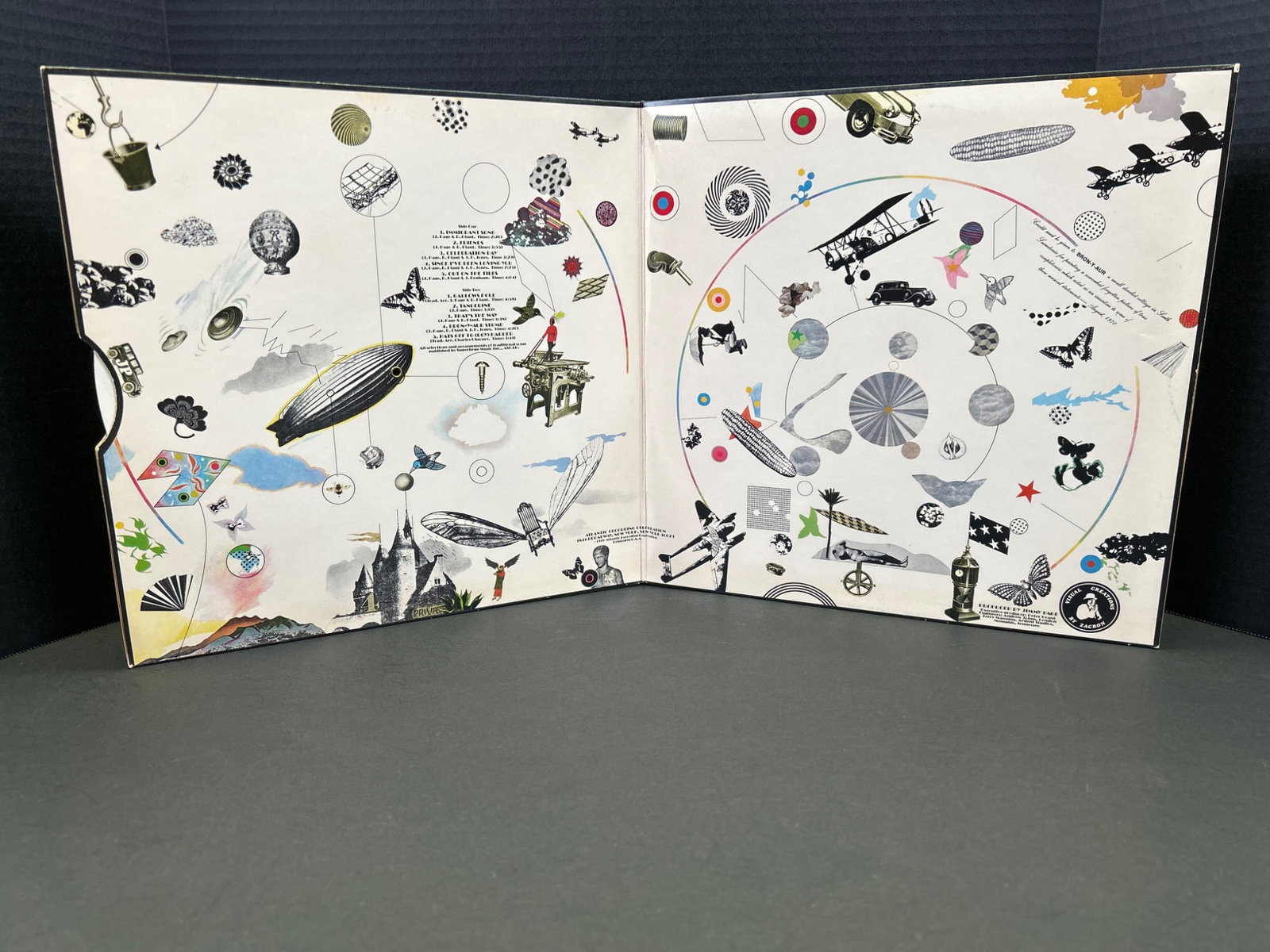 Led Zeppelin III Vinyl Record With Gatefold Sleeve and Atlantic Catalogue - 3