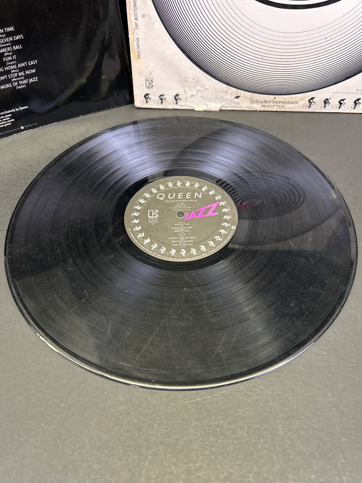 Queen 'Jazz' Vinyl Album with Original Sleeve and Gatefold, 1978 Release - 3