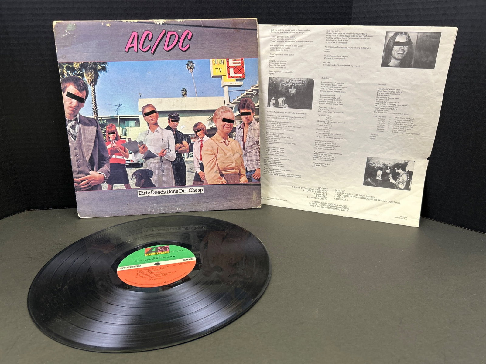 AC/DC â€˜Dirty Deeds Done Dirt Cheapâ€™ Vinyl LP Record â̈́ (1 of 4)