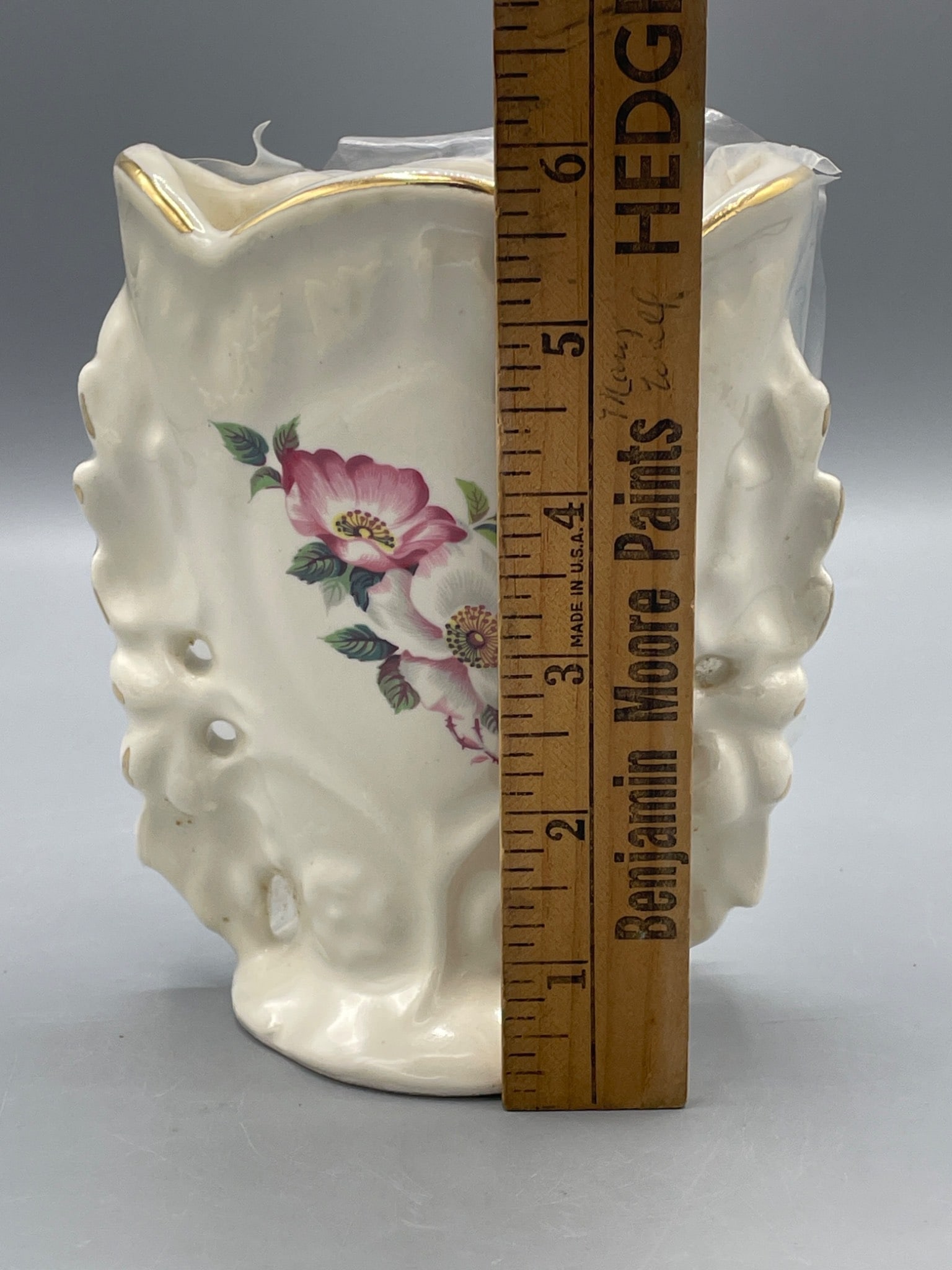 House of Webster Ceramic Floral Vase With Gold Trim, Scalloped Edge and Floral Design - 5