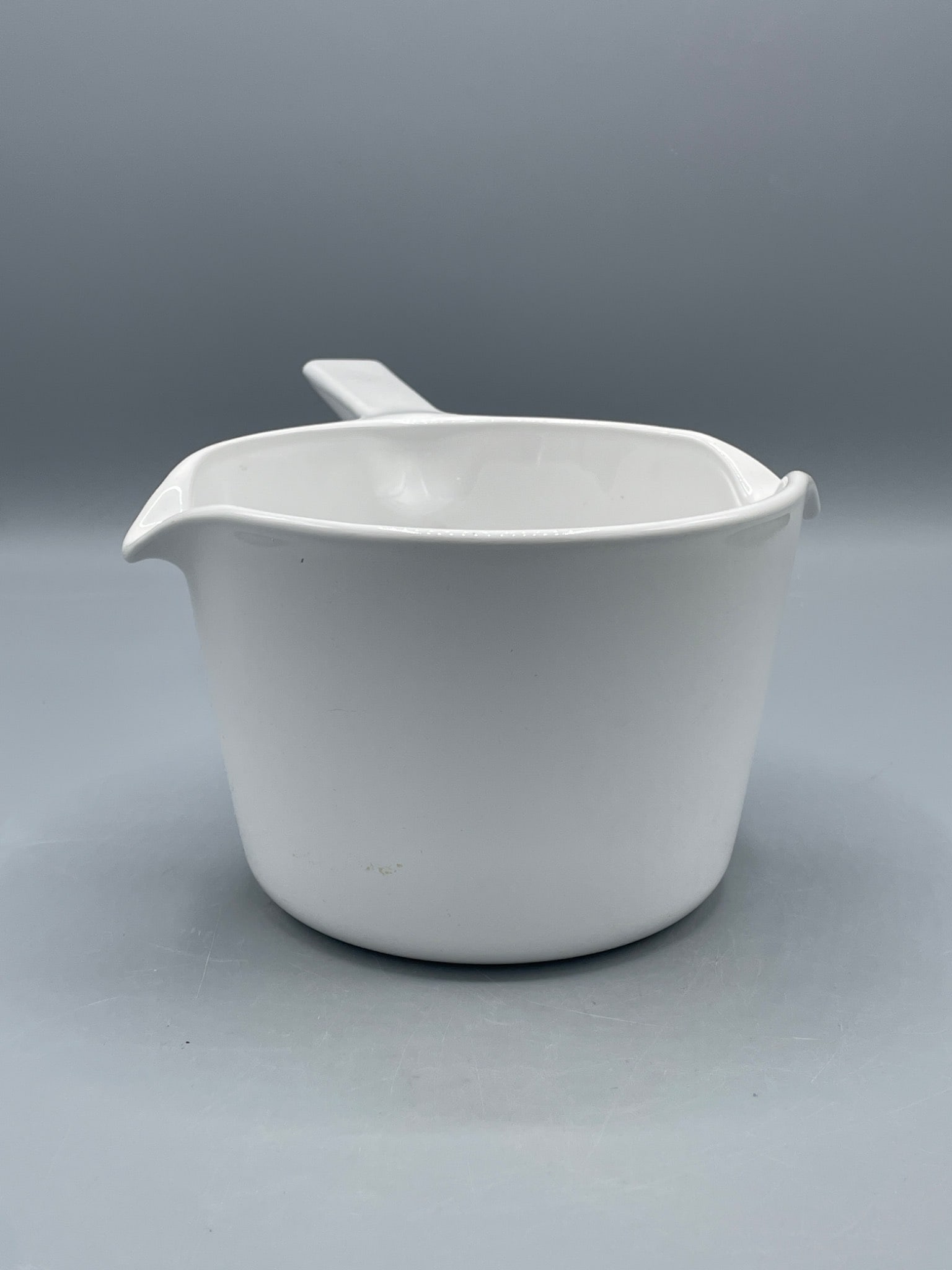 Corning Ware M-68-B 1-Quart Measuring Saucepan - 2