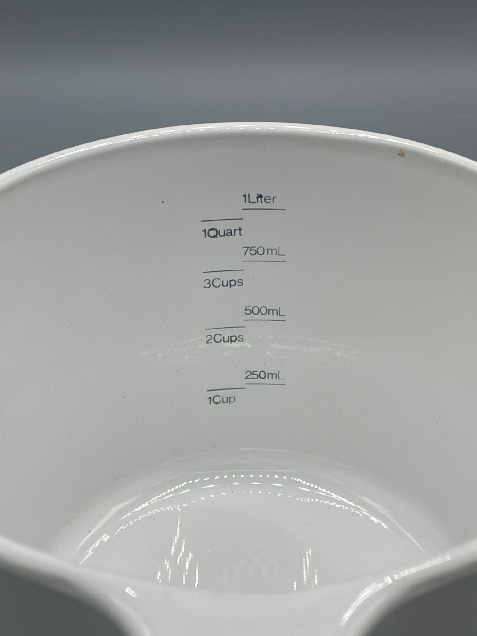 Corning Ware M-68-B 1-Quart Measuring Saucepan - 3