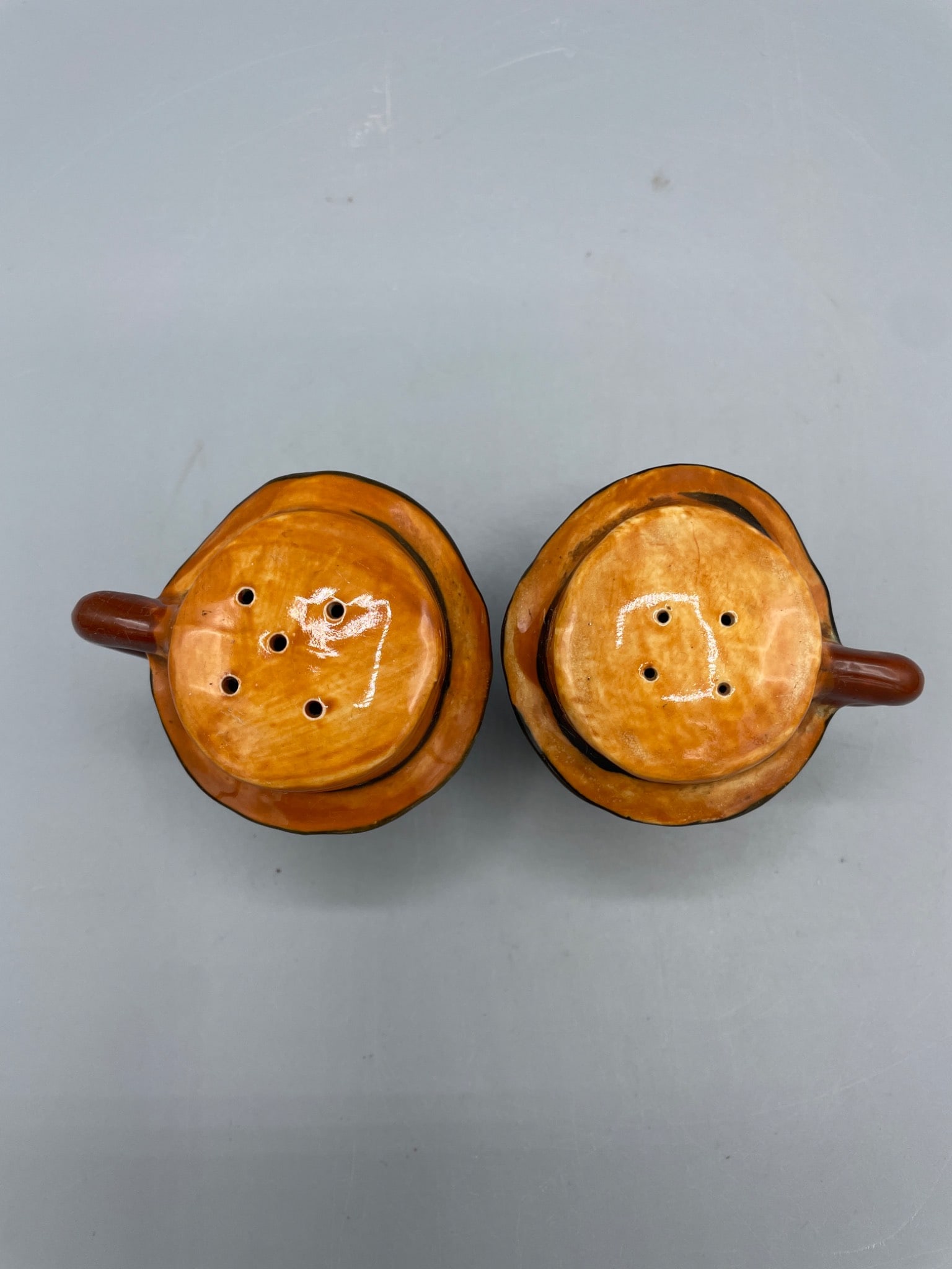 Ceramic Salt and Pepper Shakers Shaped Like Bearded Men With Hats - 3