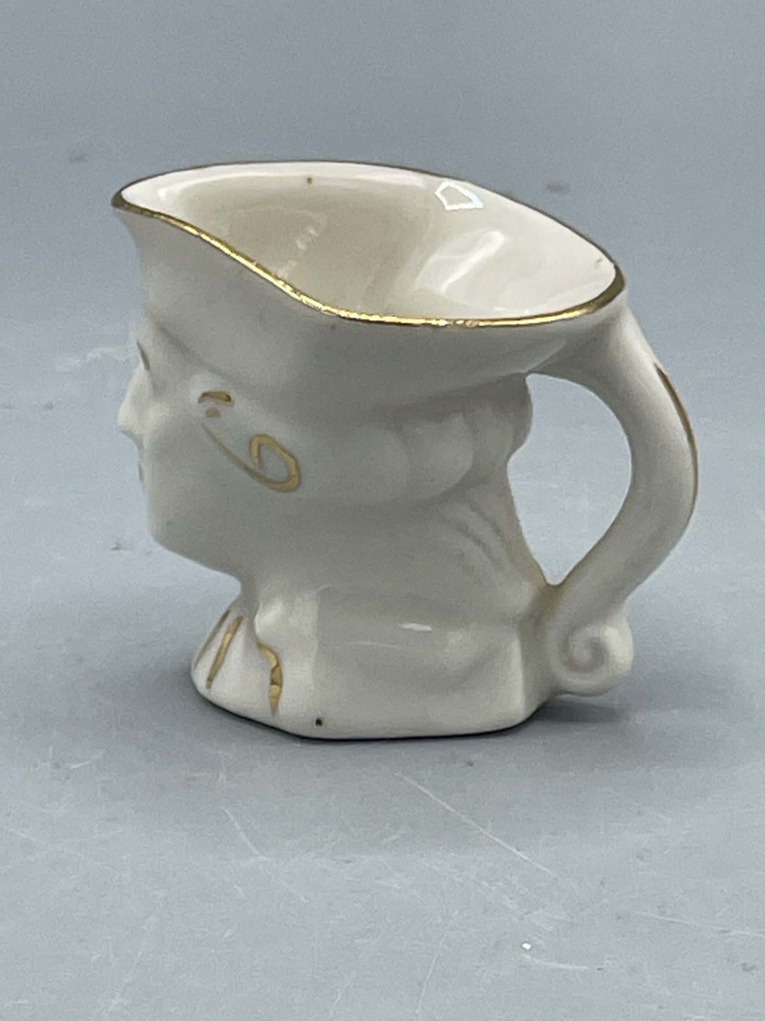 Toby style mug Ceramic Face-Shaped Small Pitcher with Gold Detailing - 2
