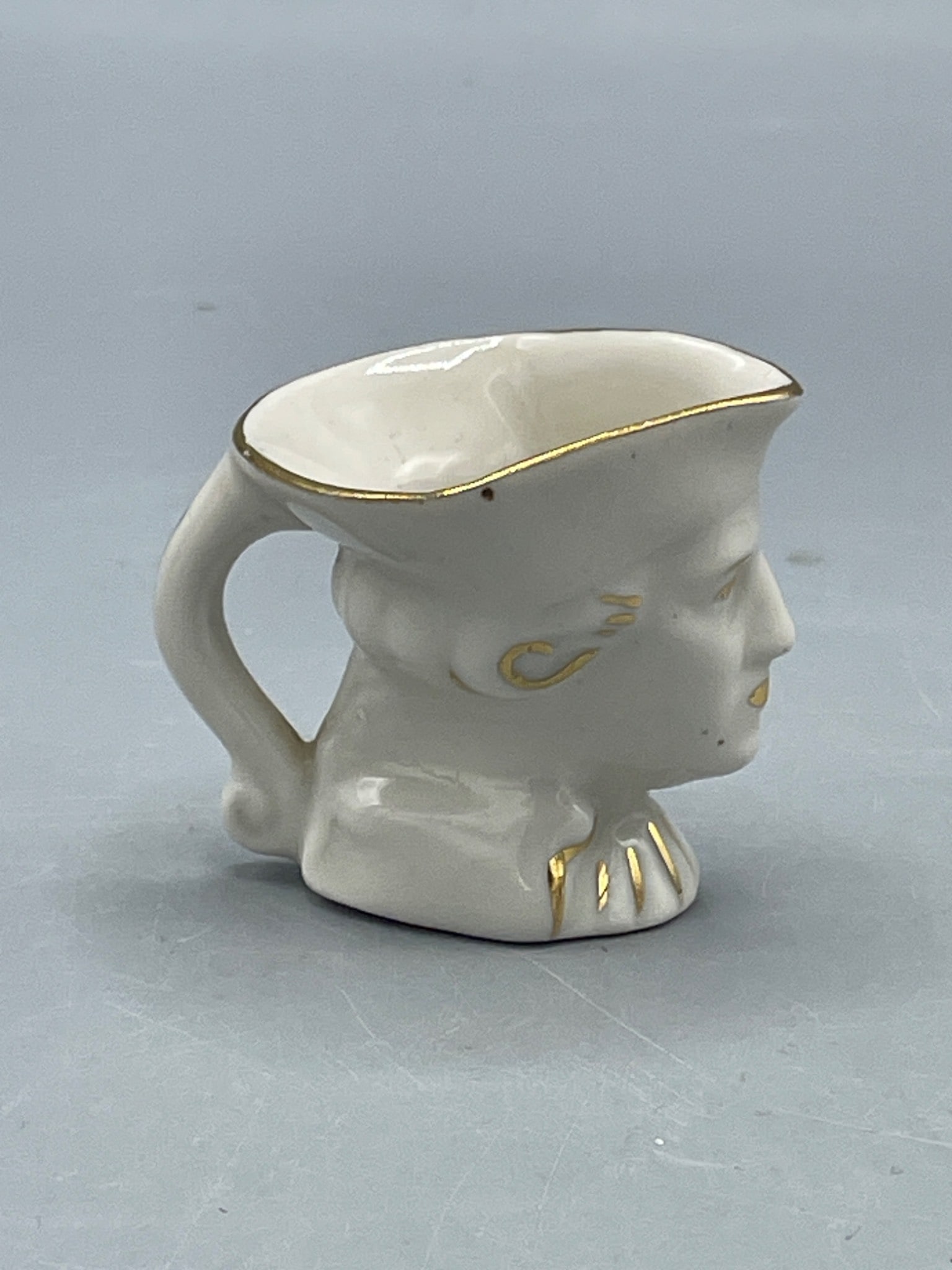 Toby style mug Ceramic Face-Shaped Small Pitcher with Gold Detailing - 3