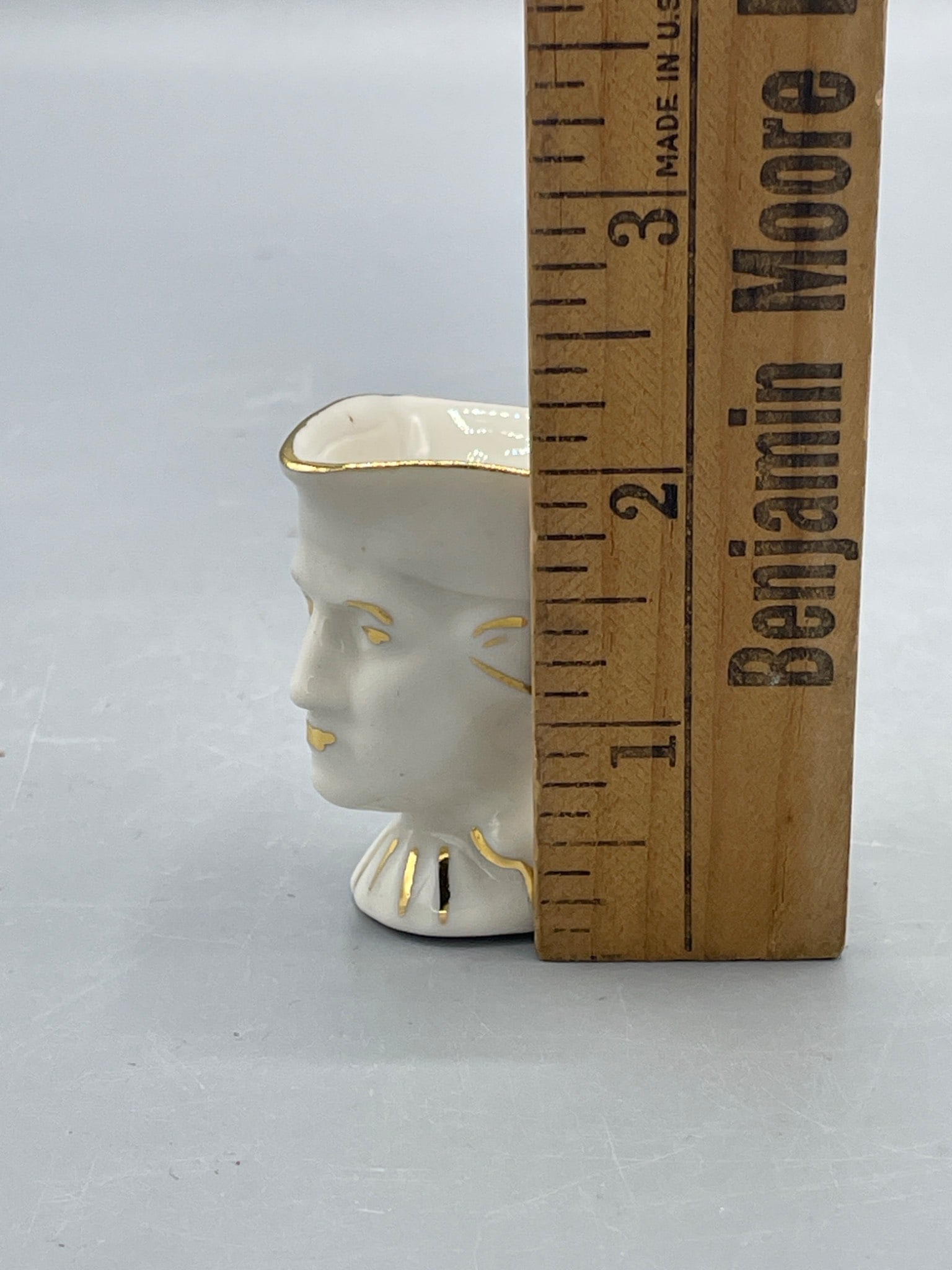 Toby style mug Ceramic Face-Shaped Small Pitcher with Gold Detailing - 6