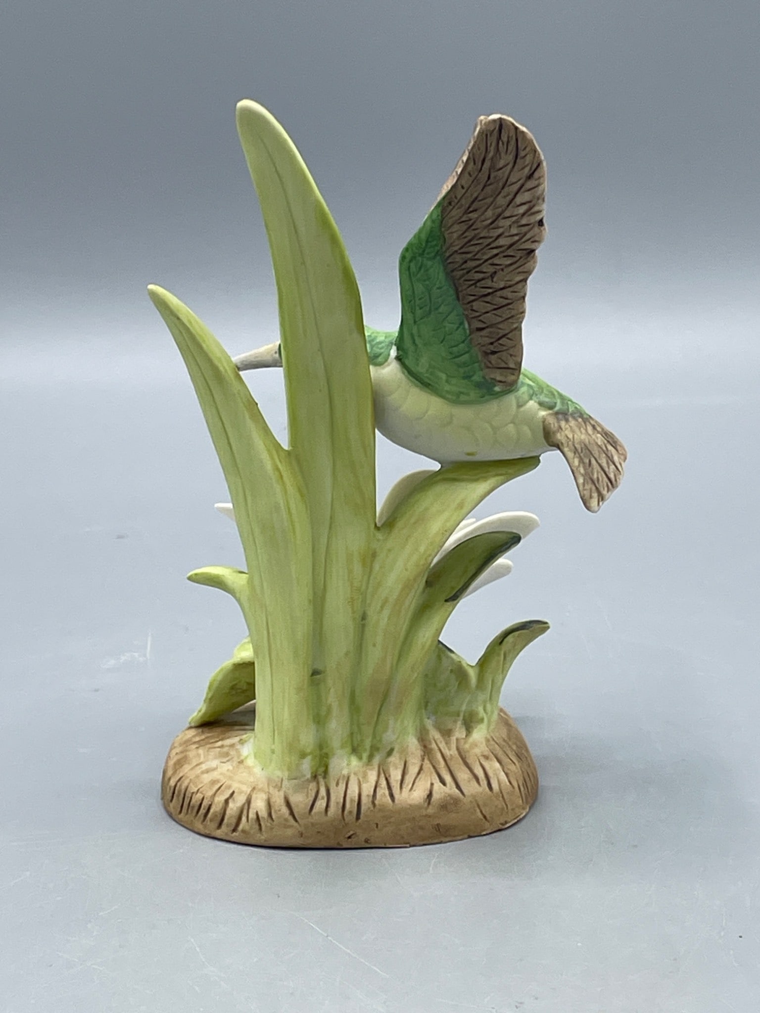 Royal Windsor 'Birds in Flight' Collection Figurine - 'Flight to Spring' - 3