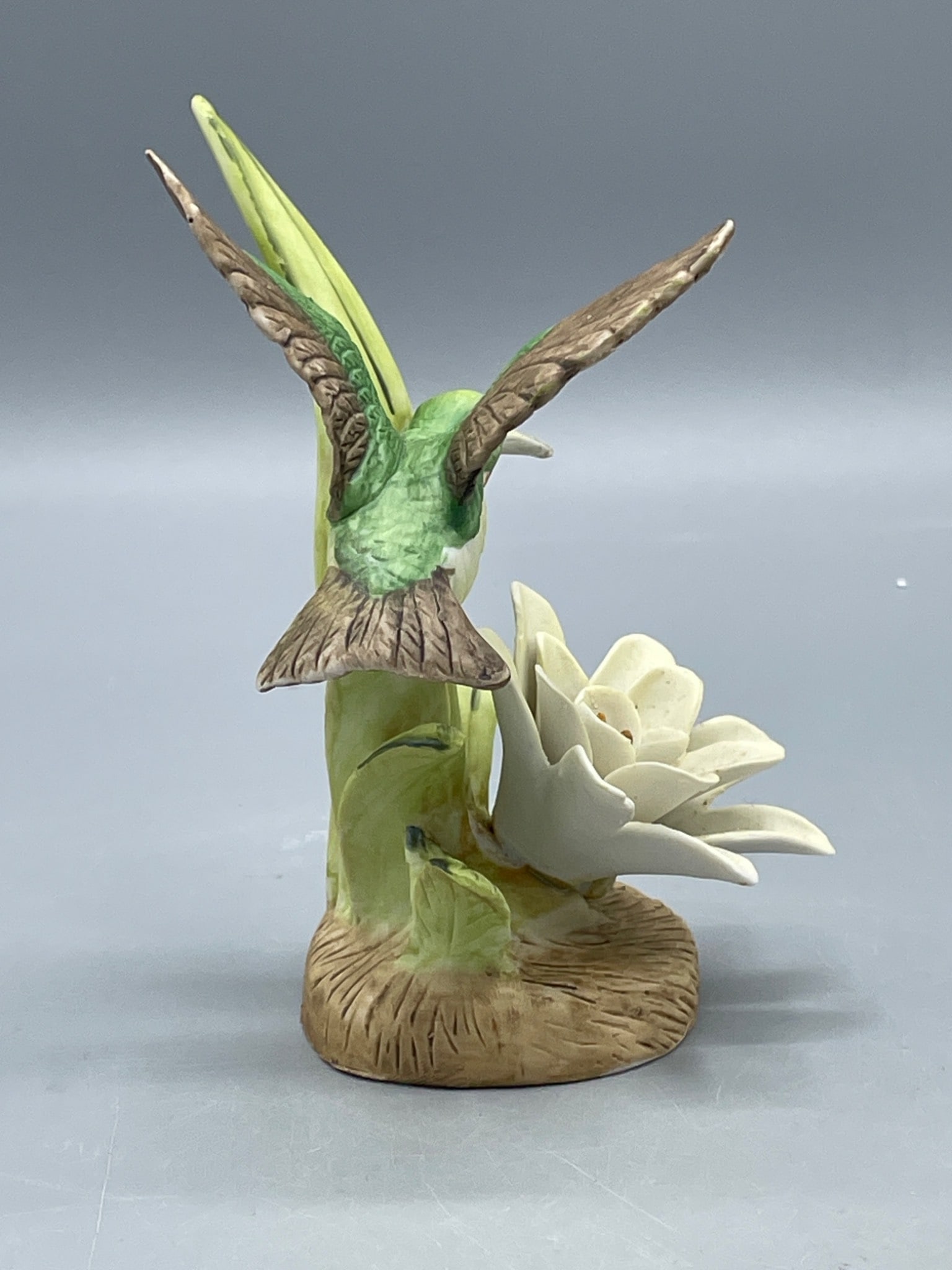 Royal Windsor 'Birds in Flight' Collection Figurine - 'Flight to Spring' - 4