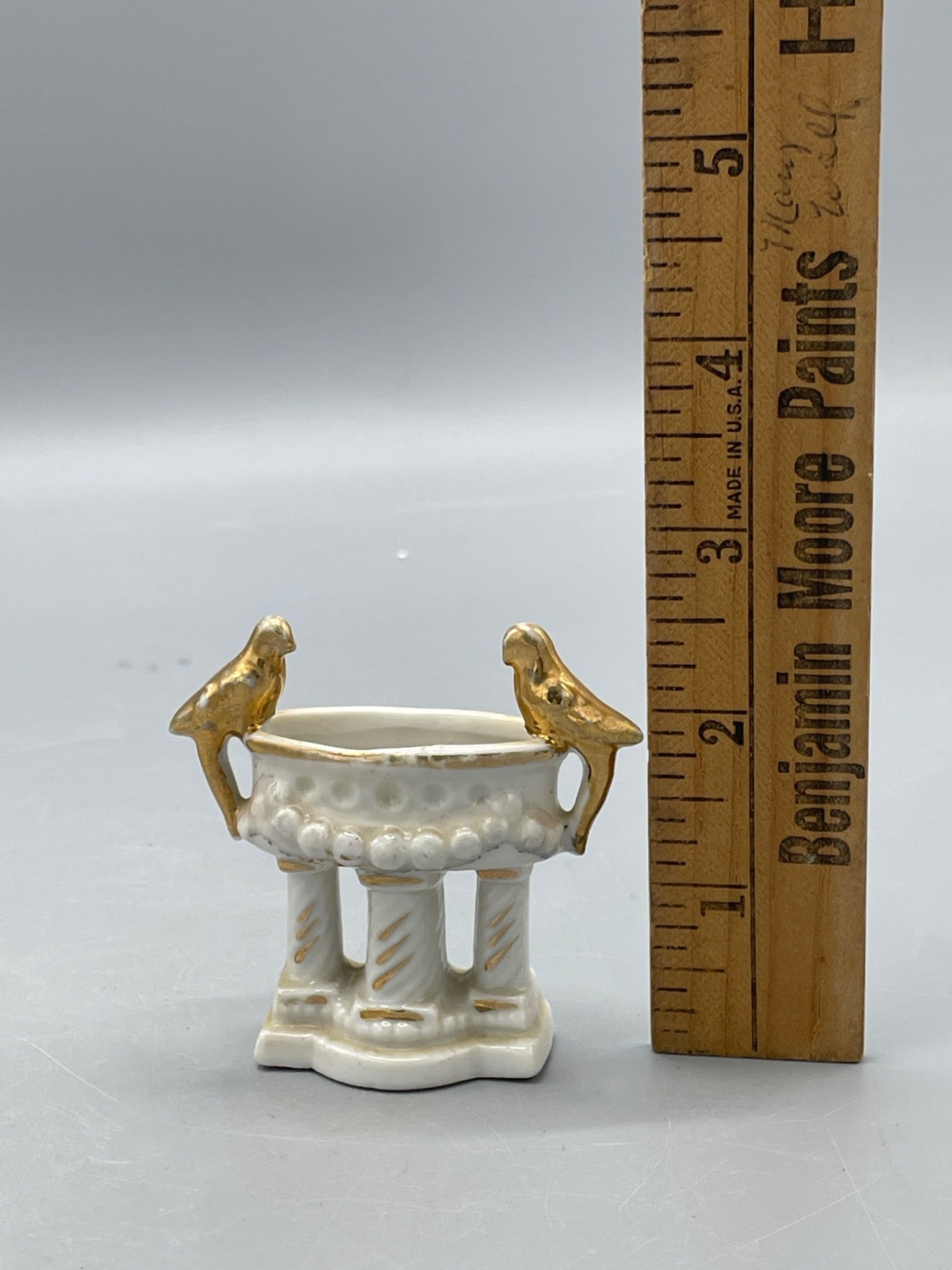 Porcelain Vase with Gold Parrot Handles Marked 'Japan' - 5