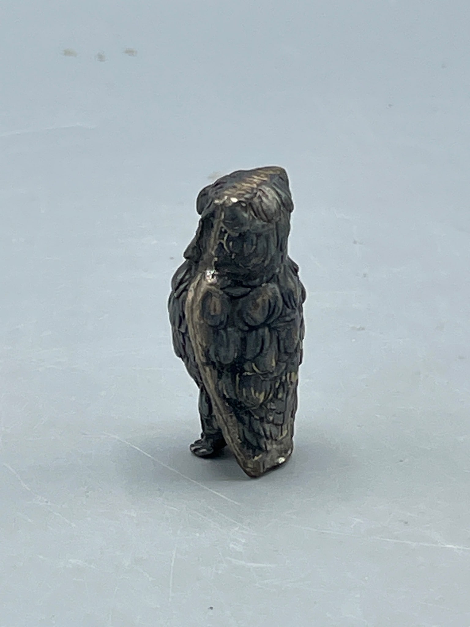 Small Owl-Shaped Metal Figurine Featuring Textured Details - 3