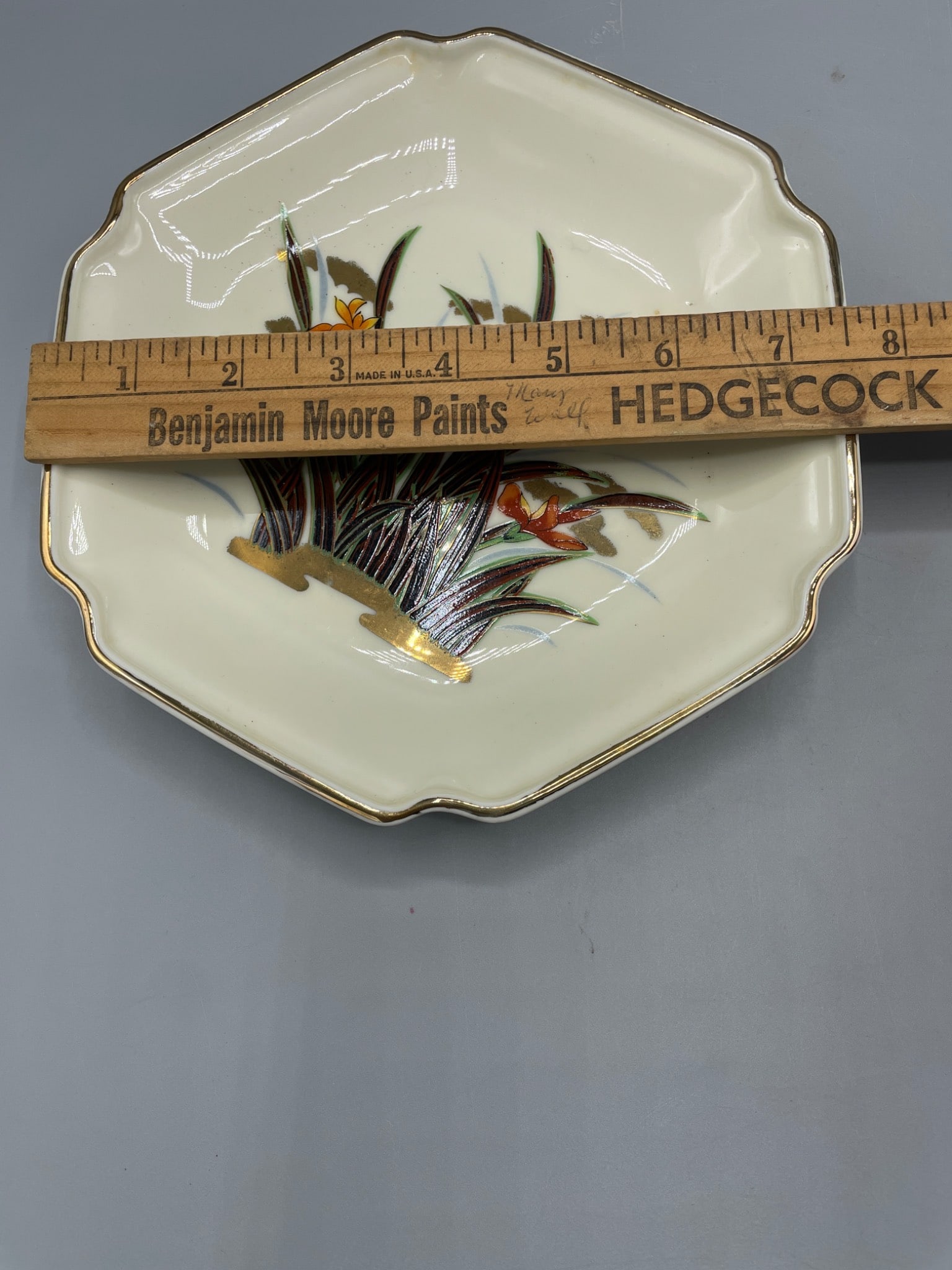 Japanese-Made Octagonal Porcelain Dish With Floral Design - 5