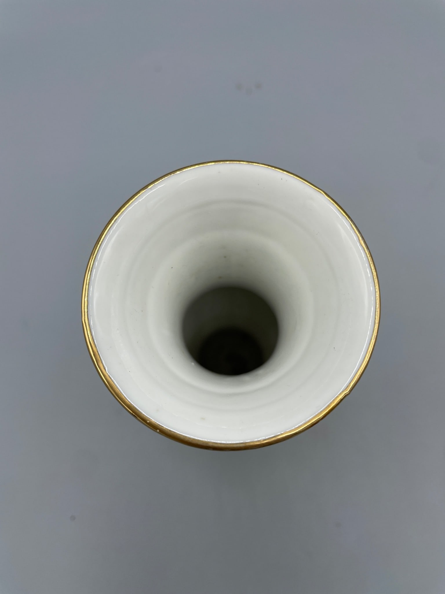 Porcelain Vase With Floral Relief and Gold Trim, 6.5 Inches Tall - 3