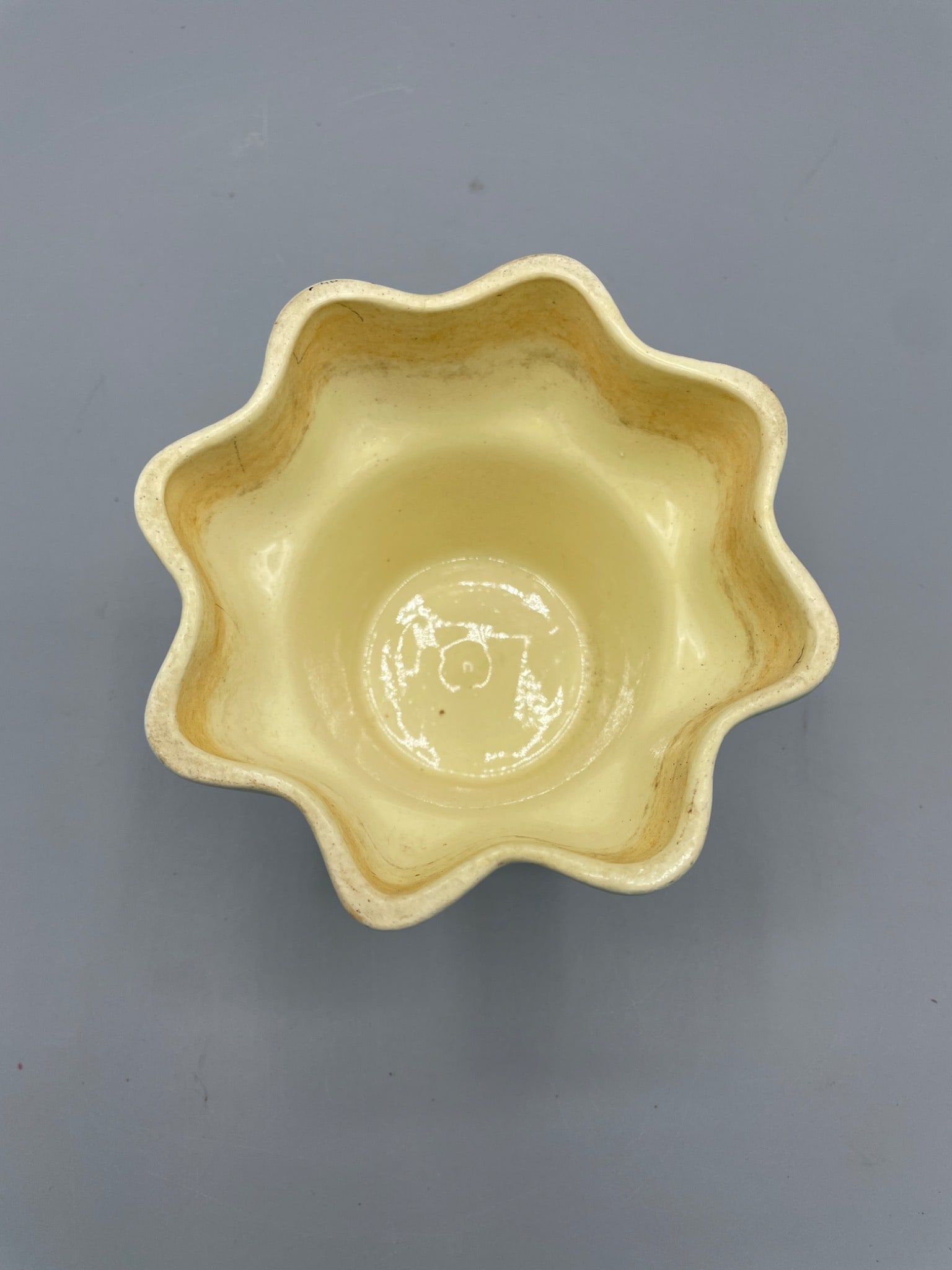 Haeger USA 150 Ceramic Planter with Scalloped Design - 2