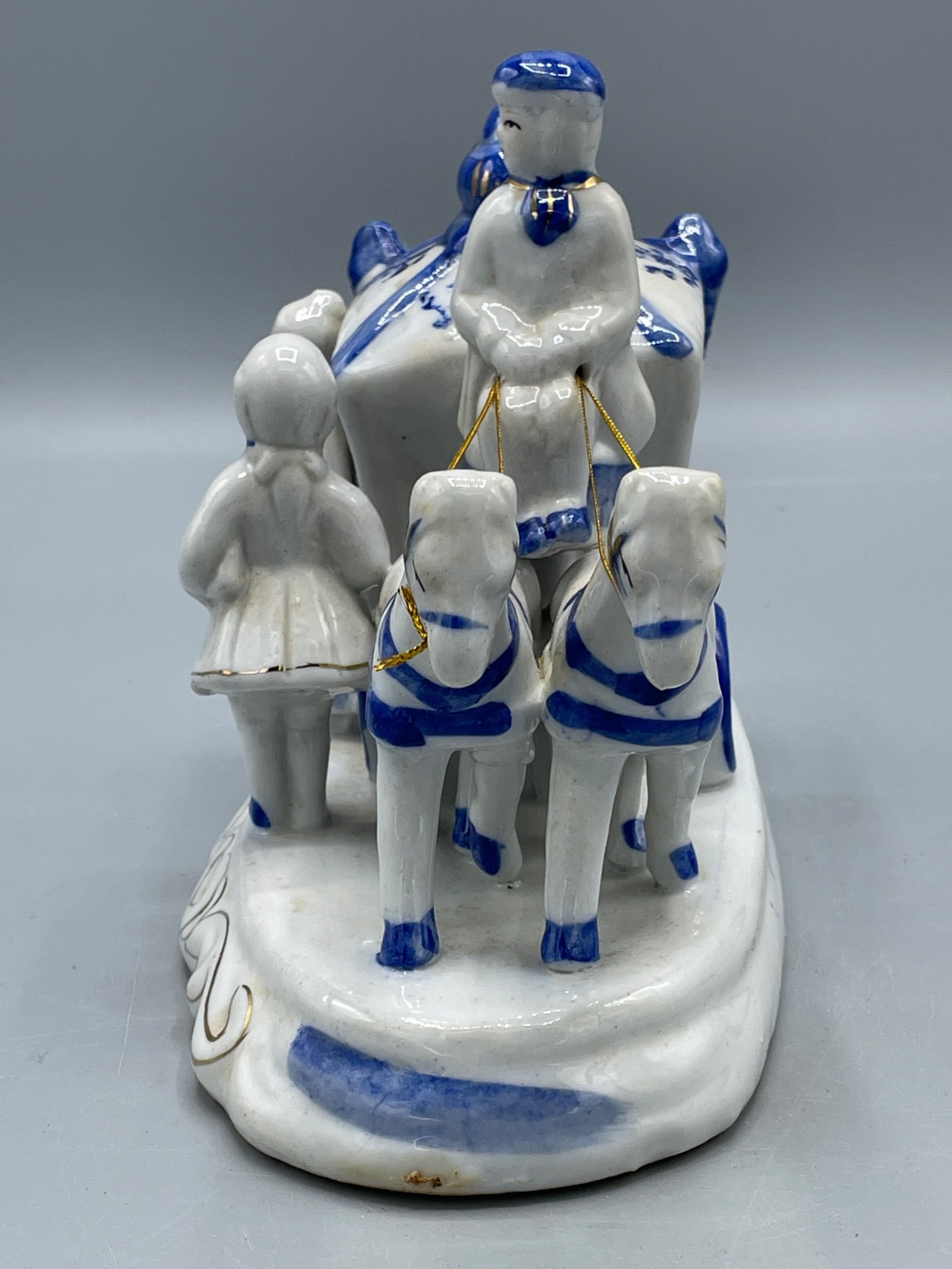Ceramic Carriage Figurine With Blue And White Design, Approx. 6.5 Inches Tall - 4