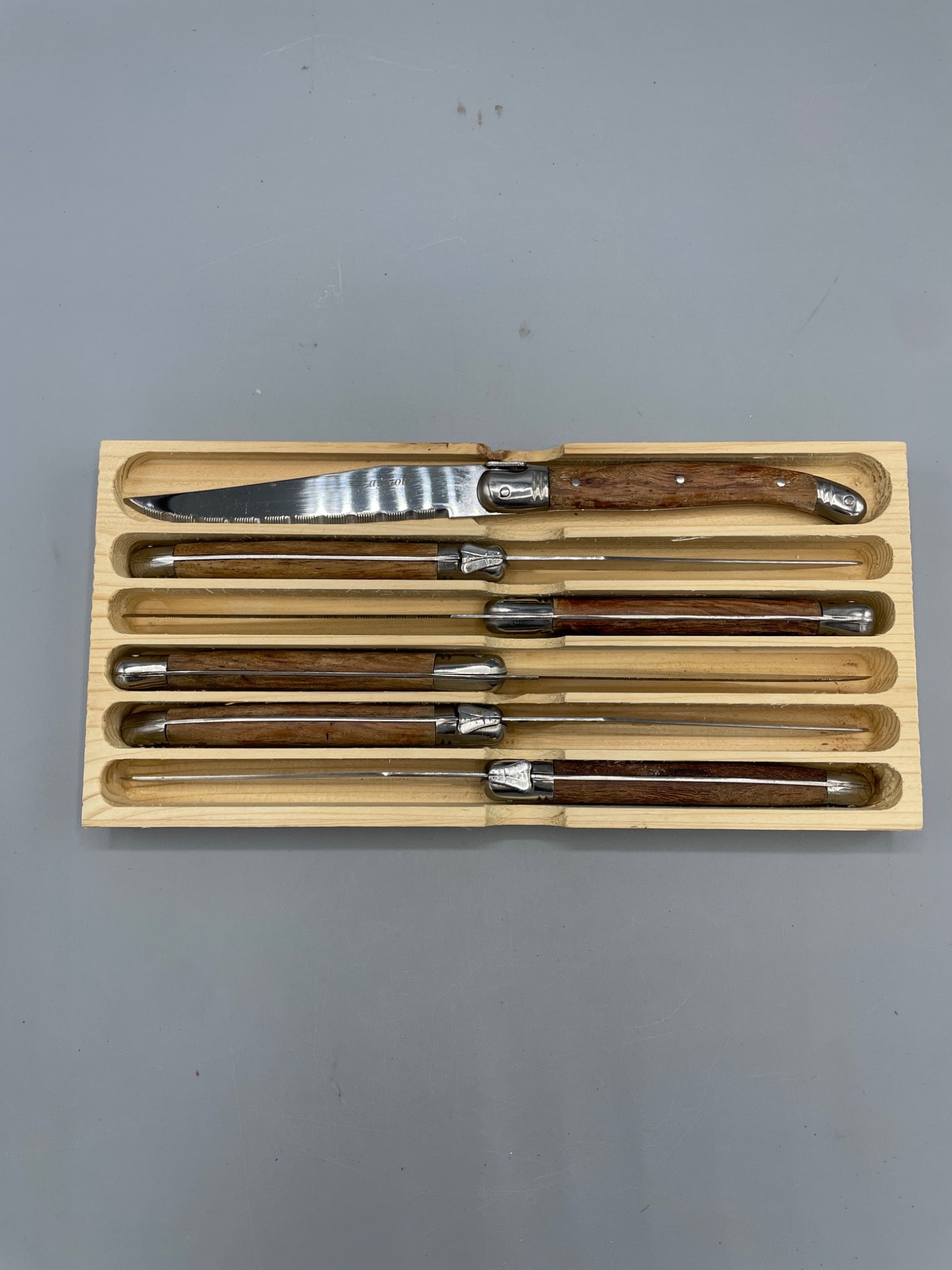 Laguiole Steak Knives with Wood Handles in Wooden Storage Box - 2