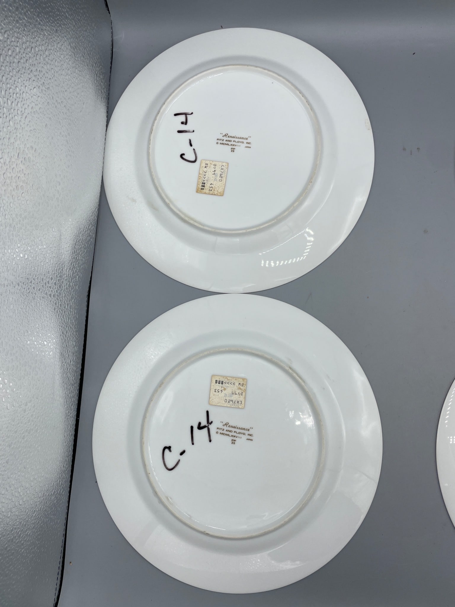 Four Fitz and Floyd Renaissance Dinner Plates, Model FF26 - 8