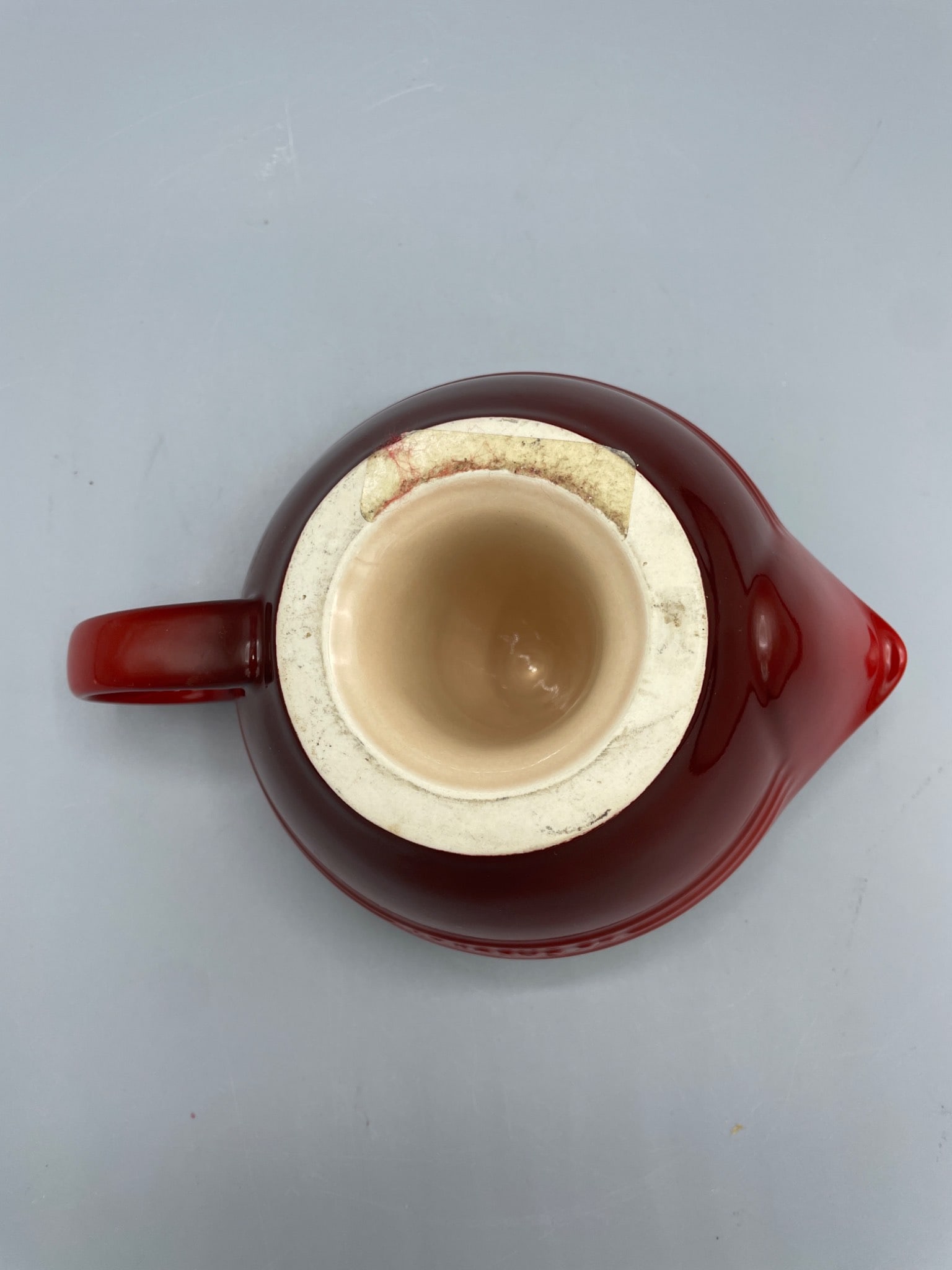 Le Creuset Red Ceramic Juicer With Handle and Pour Spout - 4