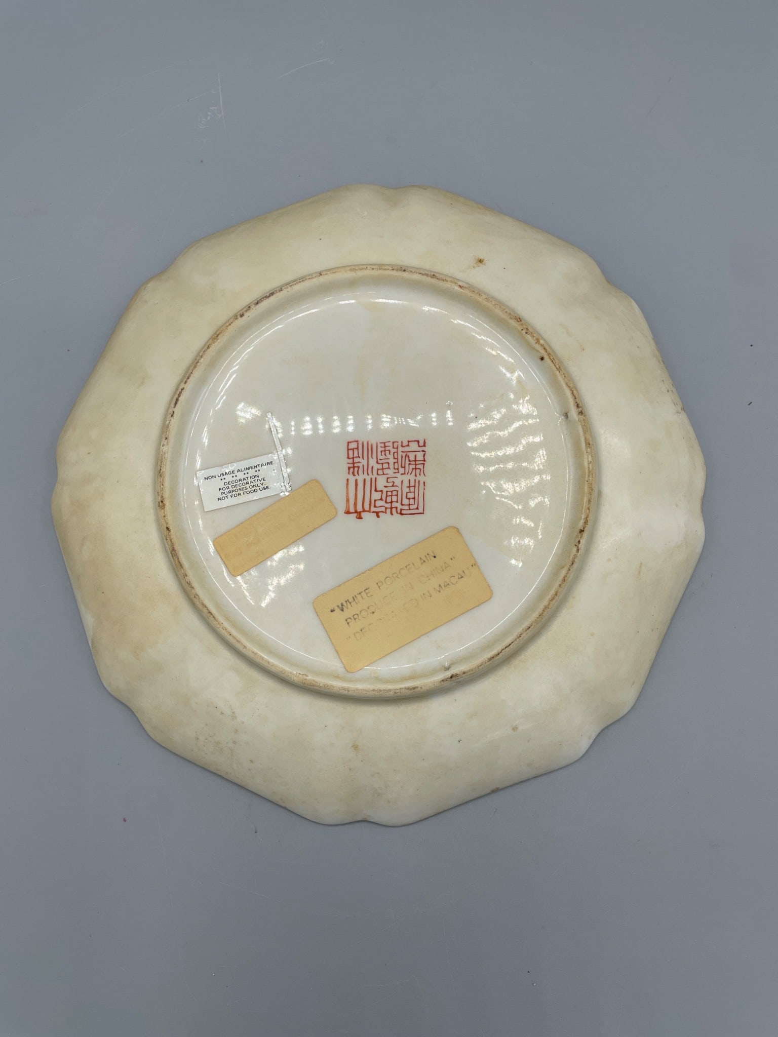 Porcelain Plate with Hand-Painted Designs, Macau Production - 3