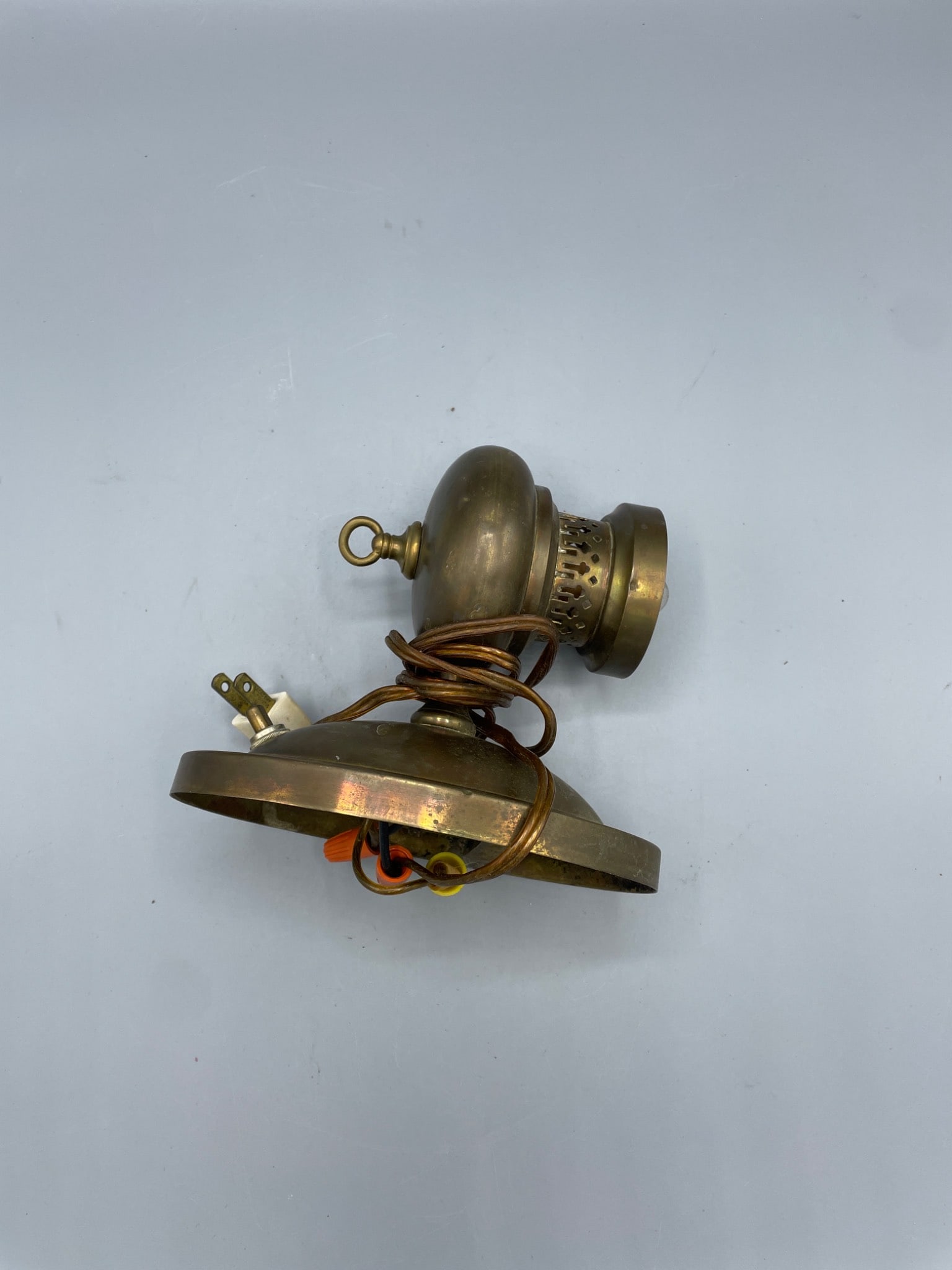 Brass Wall-Mounted Light Fixture With Electrical Wiring - 4