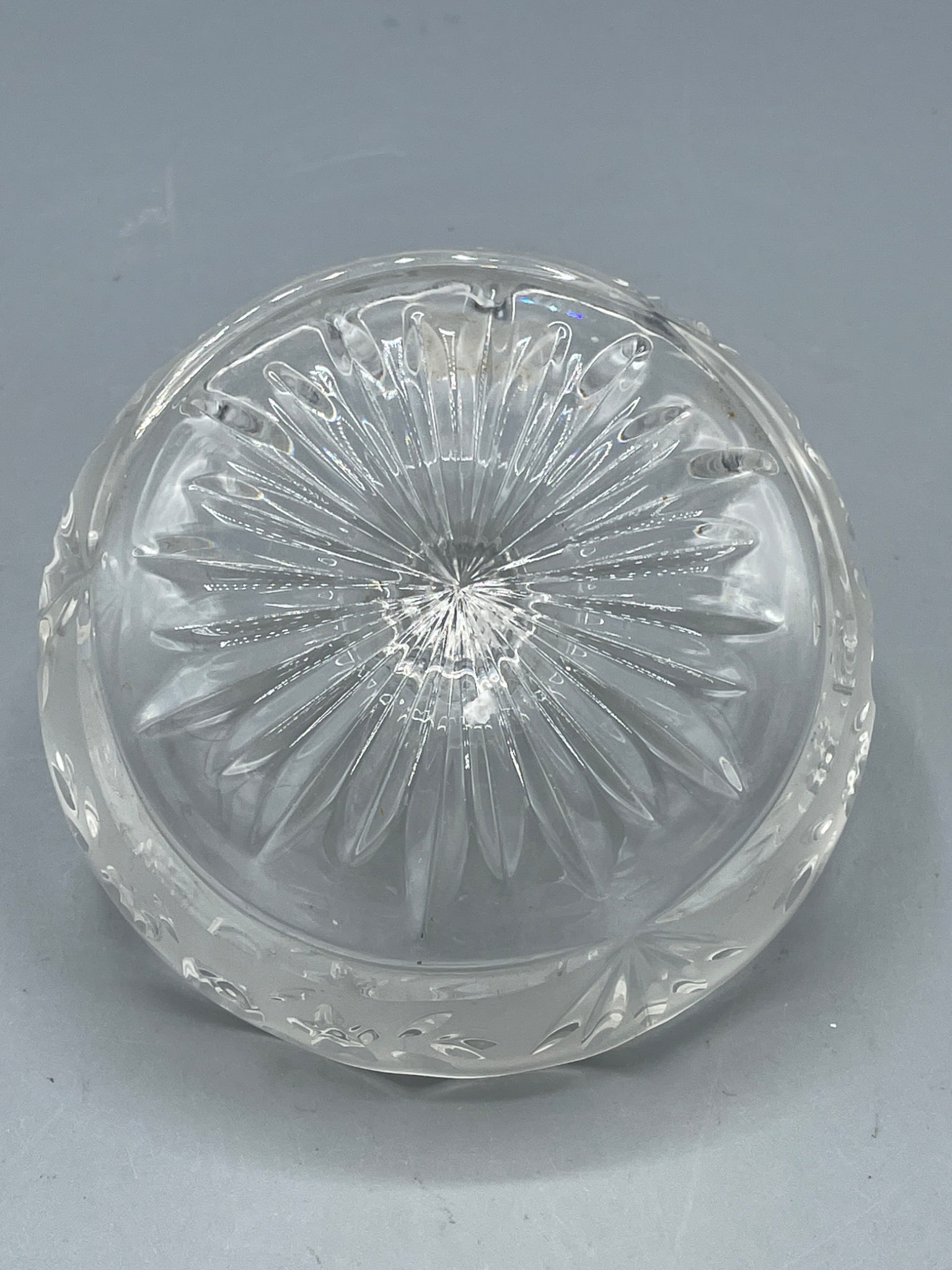 Glass Ring Holder Dish with Engraved Floral Pattern - 3