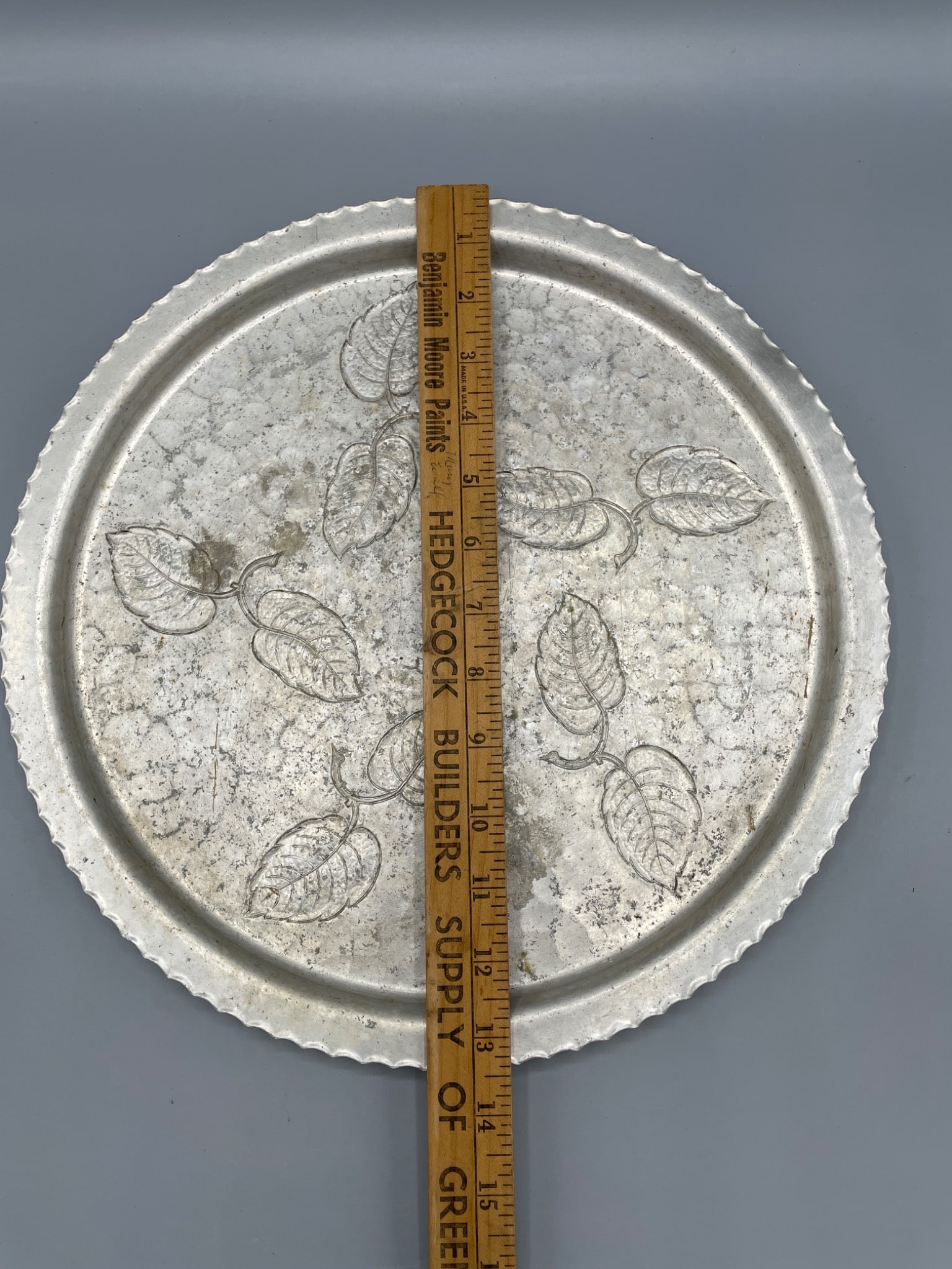 Farberware Wrought Aluminum Serving Tray with Leaf Design, Brooklyn, NY - 4