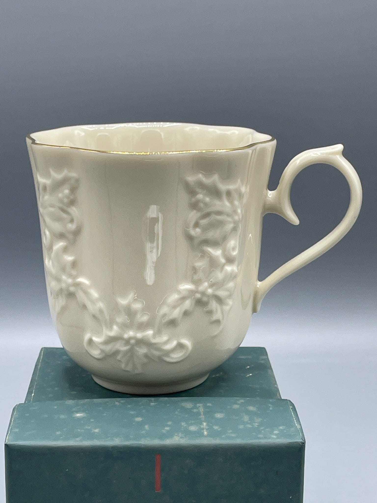 Lenox Holiday White Ribbon Mug With Gift Box - 2