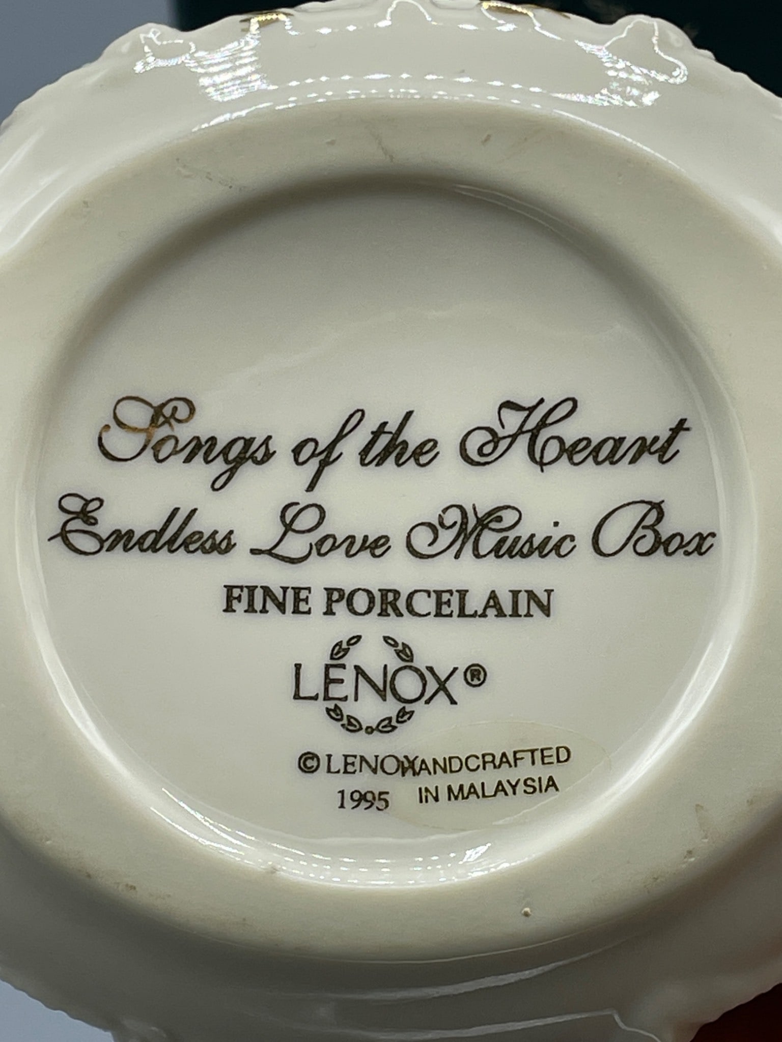 Lenox Songs of the Heart Endless Love Music Box, 1995 - 5