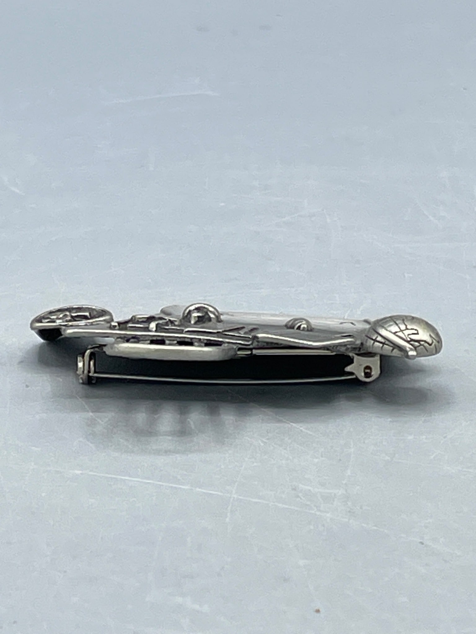 Silver Desk-Shaped Pin or Brooch Featuring Office Desk Details - 3