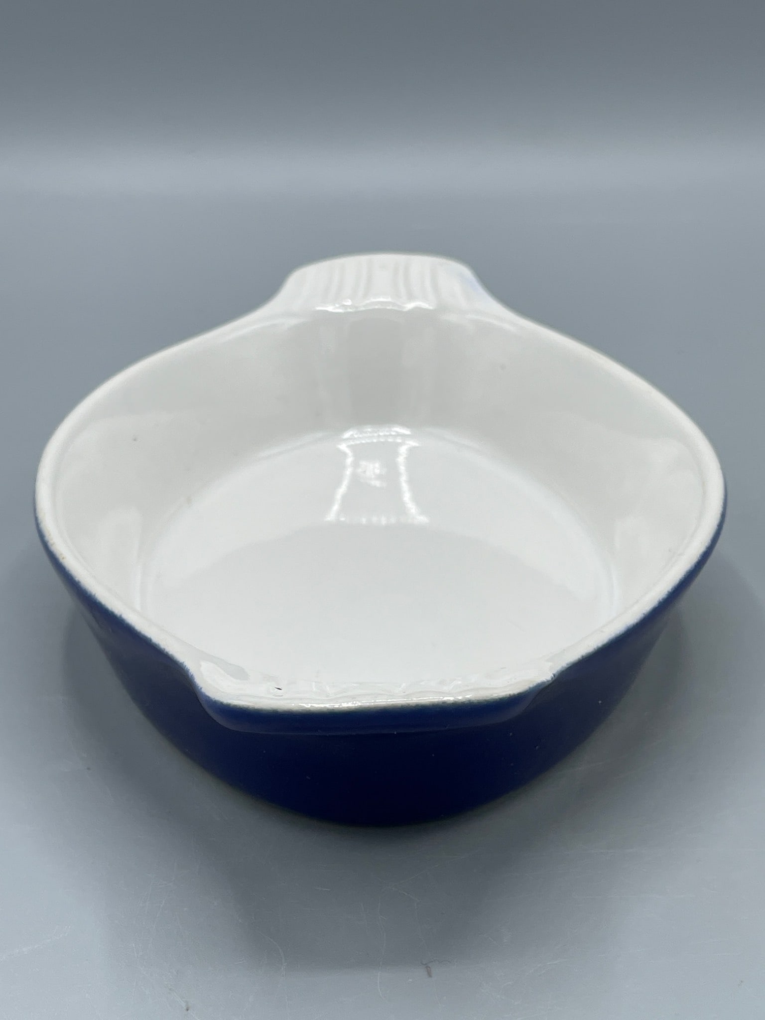Oneida Ceramic Baking Dish With Blue Exterior and White Interior - 2