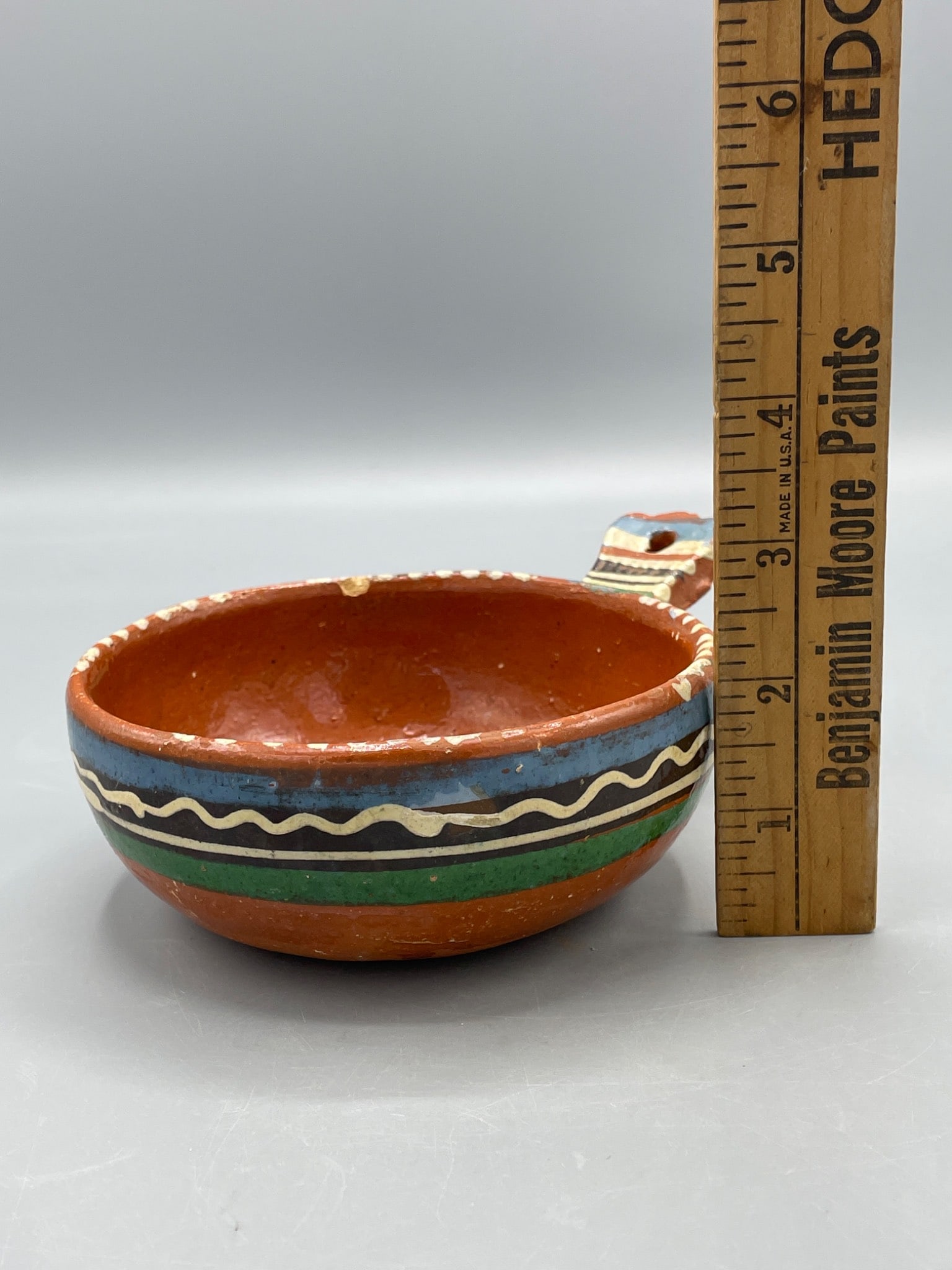 Hand-Painted Ceramic Bowl With Handle and Decorative Pattern - 5