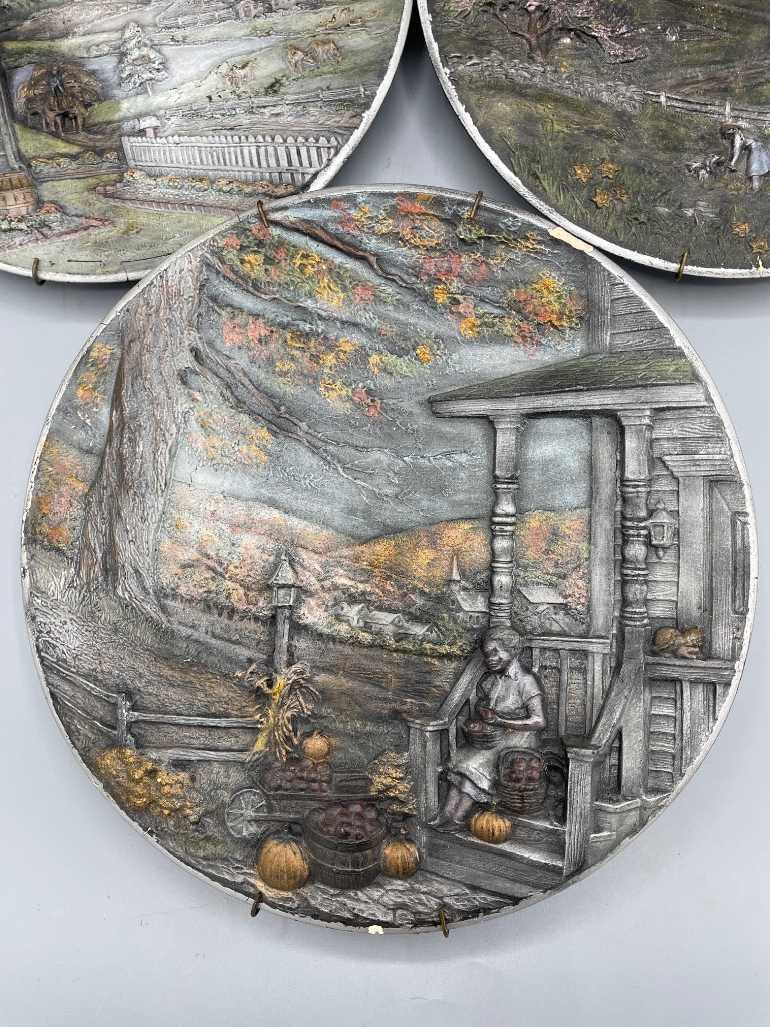 4 Wall-Hanging Decorative Plates with Rural Scenes - 3
