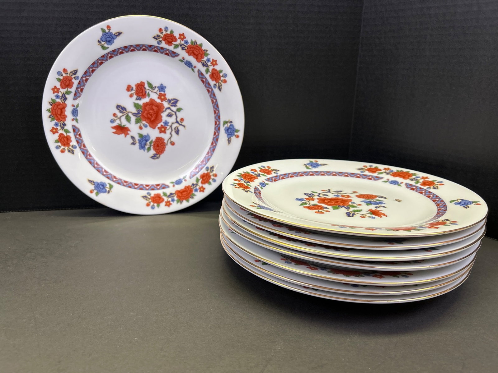 8 Crown Ming Fine China Plates from the Regent Collection - 2