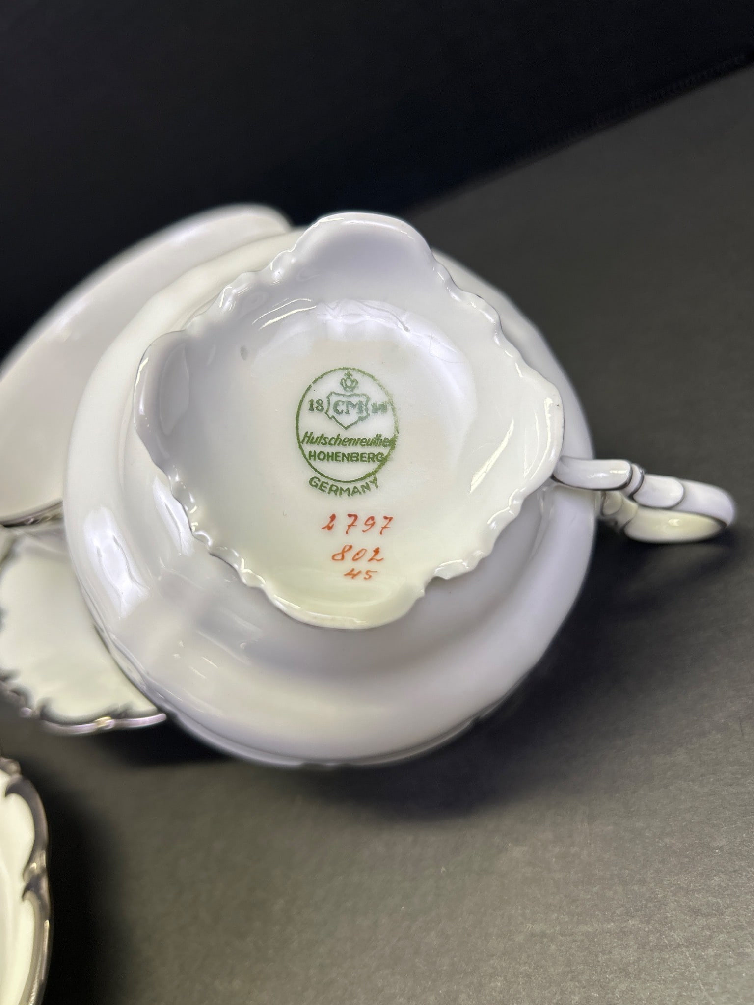 6 Hutschenreuther Selb Bavaria Teacups and Saucers, 2797 45 - 3
