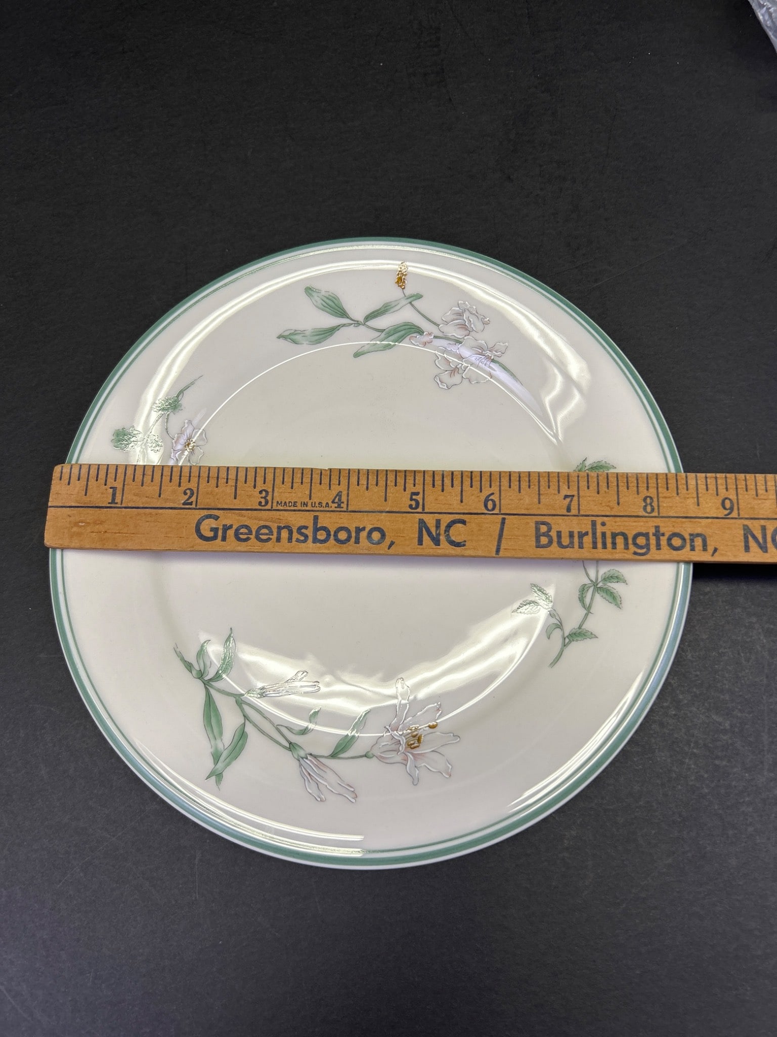 Eight Gorham Town and Country 'Melrose' Fine China Plates - 4
