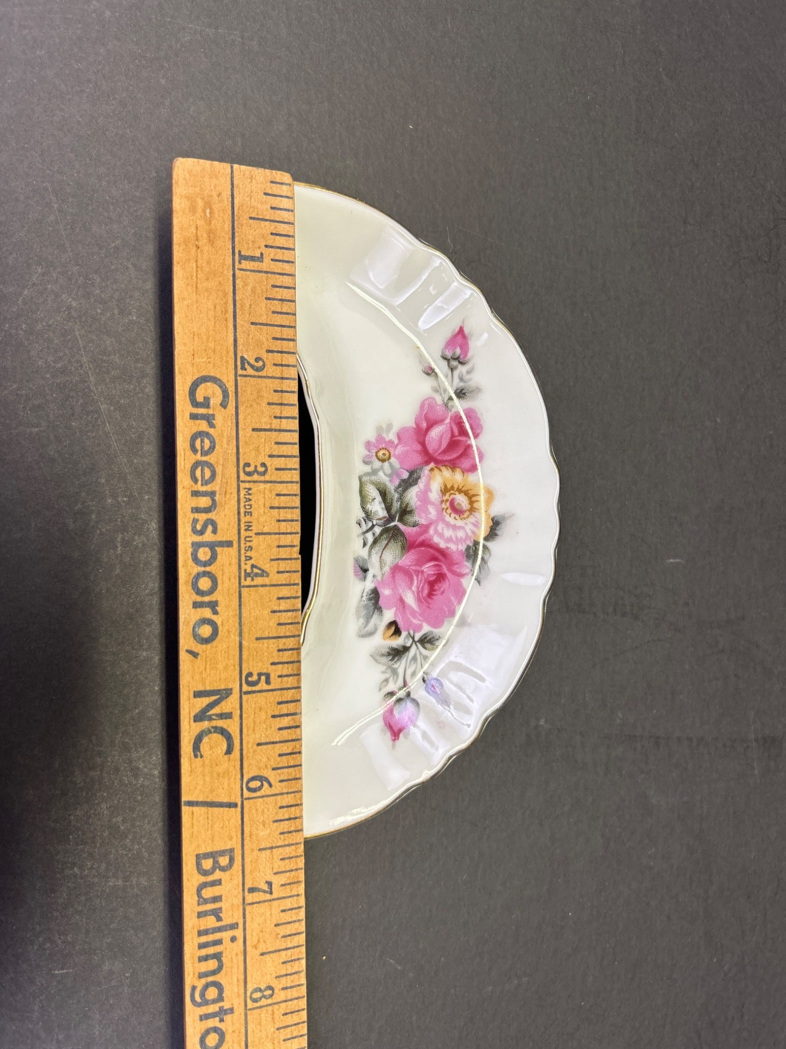 4 Crescent-Shaped China Bone Dishes with Floral Patterns - 3