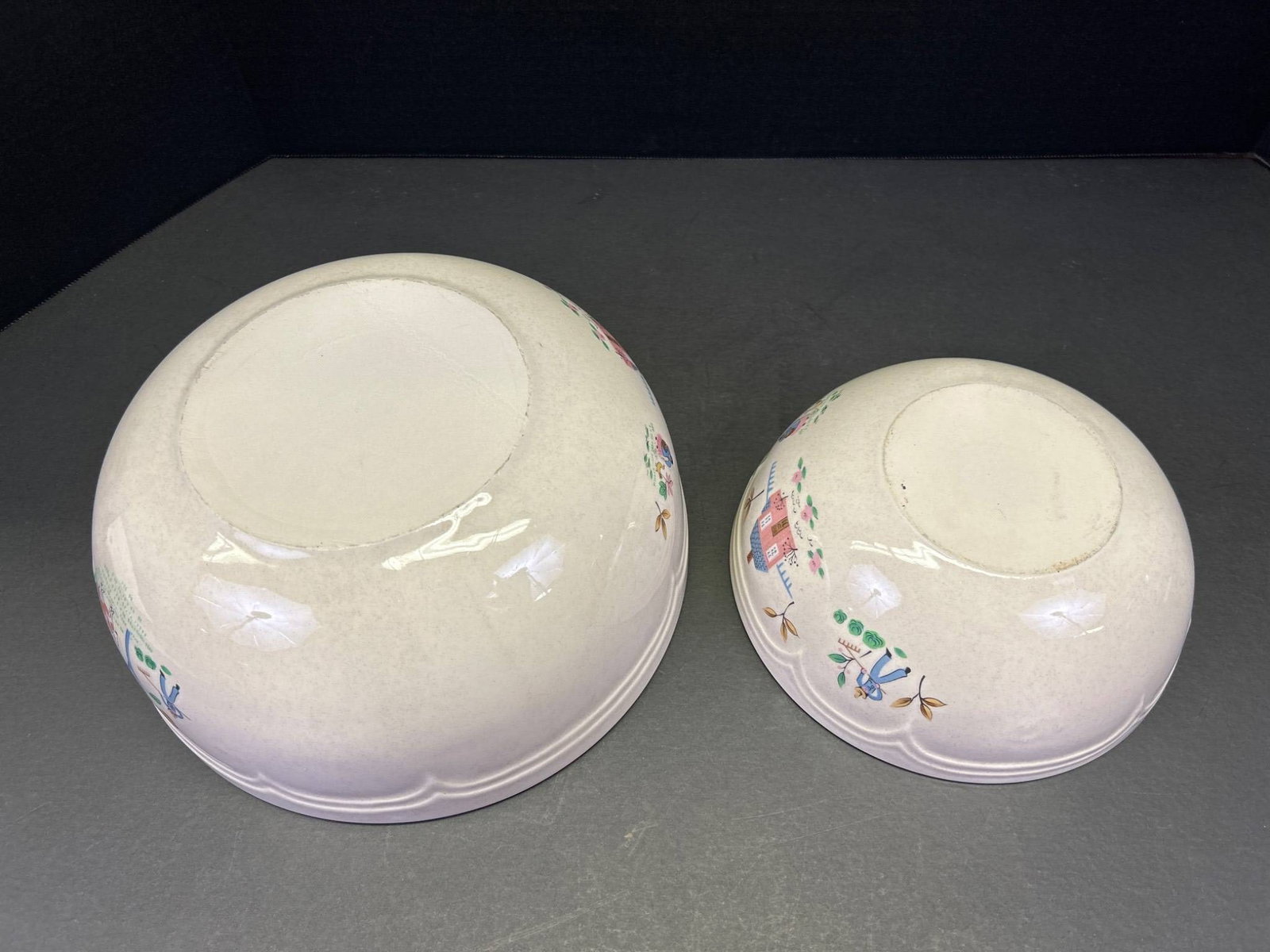 2 Ceramic Mixing Bowls with Hand-Painted Designs - 4