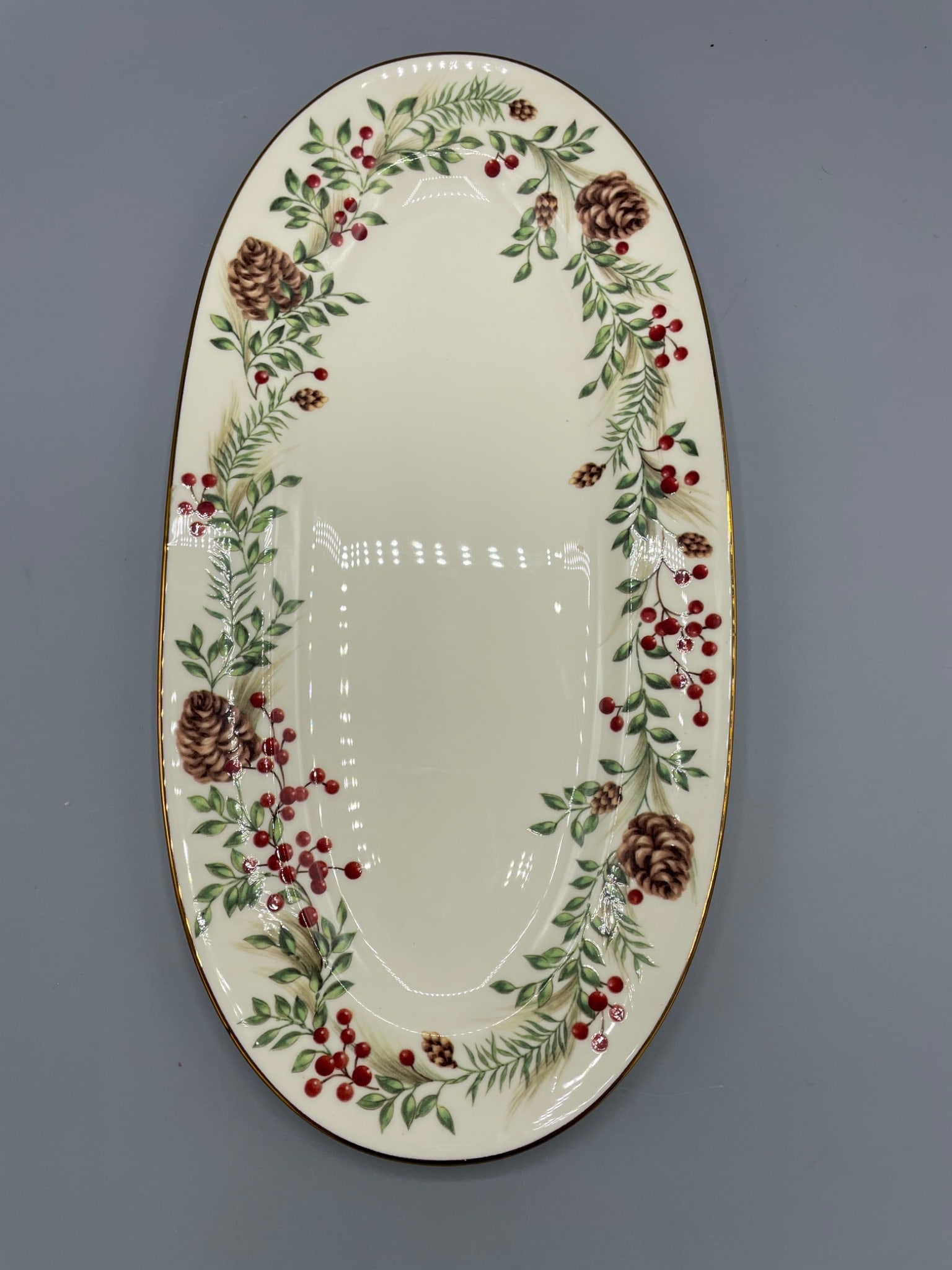 Lenox Williamsburg Boxwood and Pine Oval Sandwich Tray Model 5237481 - 2