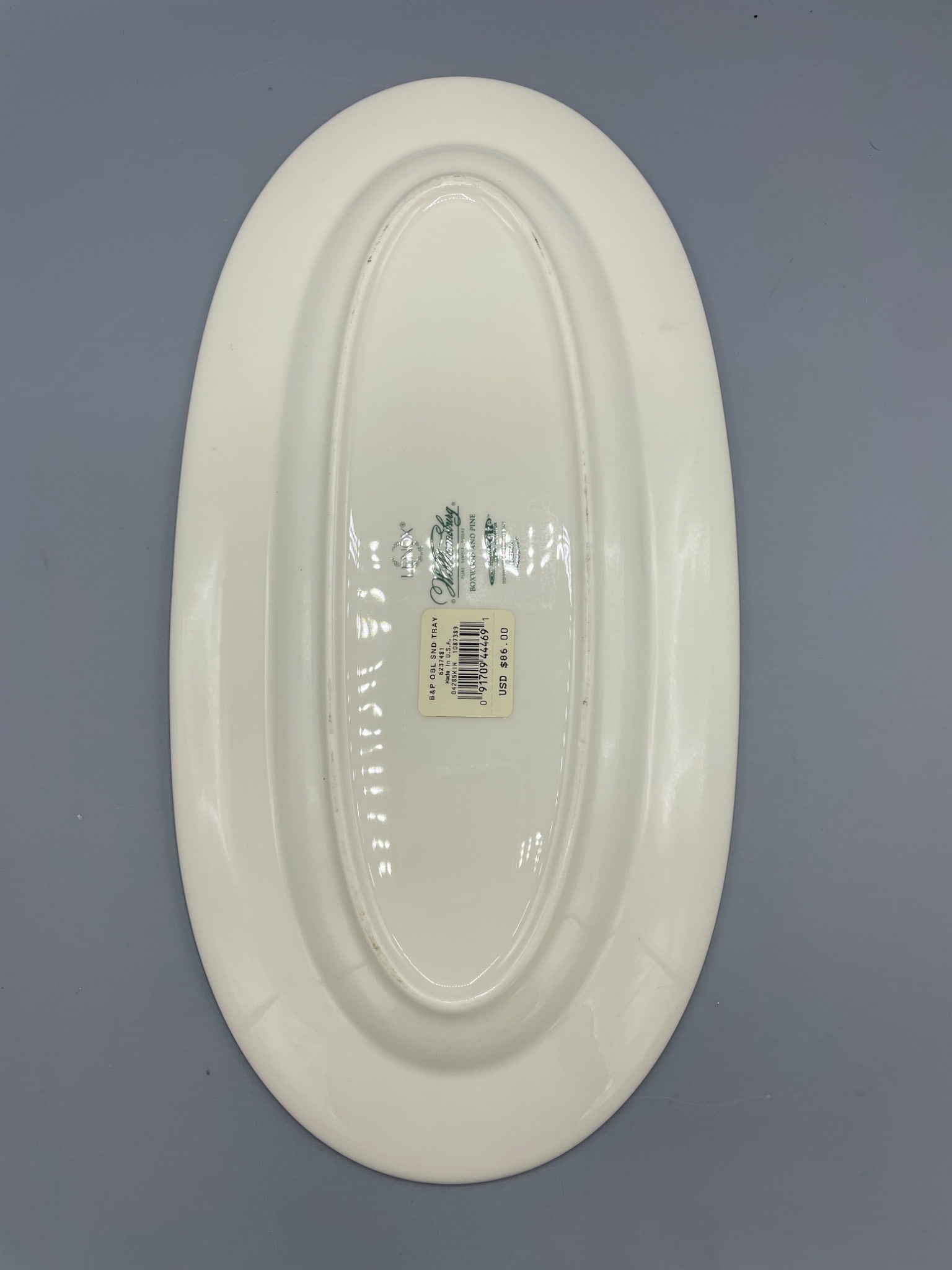 Lenox Williamsburg Boxwood and Pine Oval Sandwich Tray Model 5237481 - 4