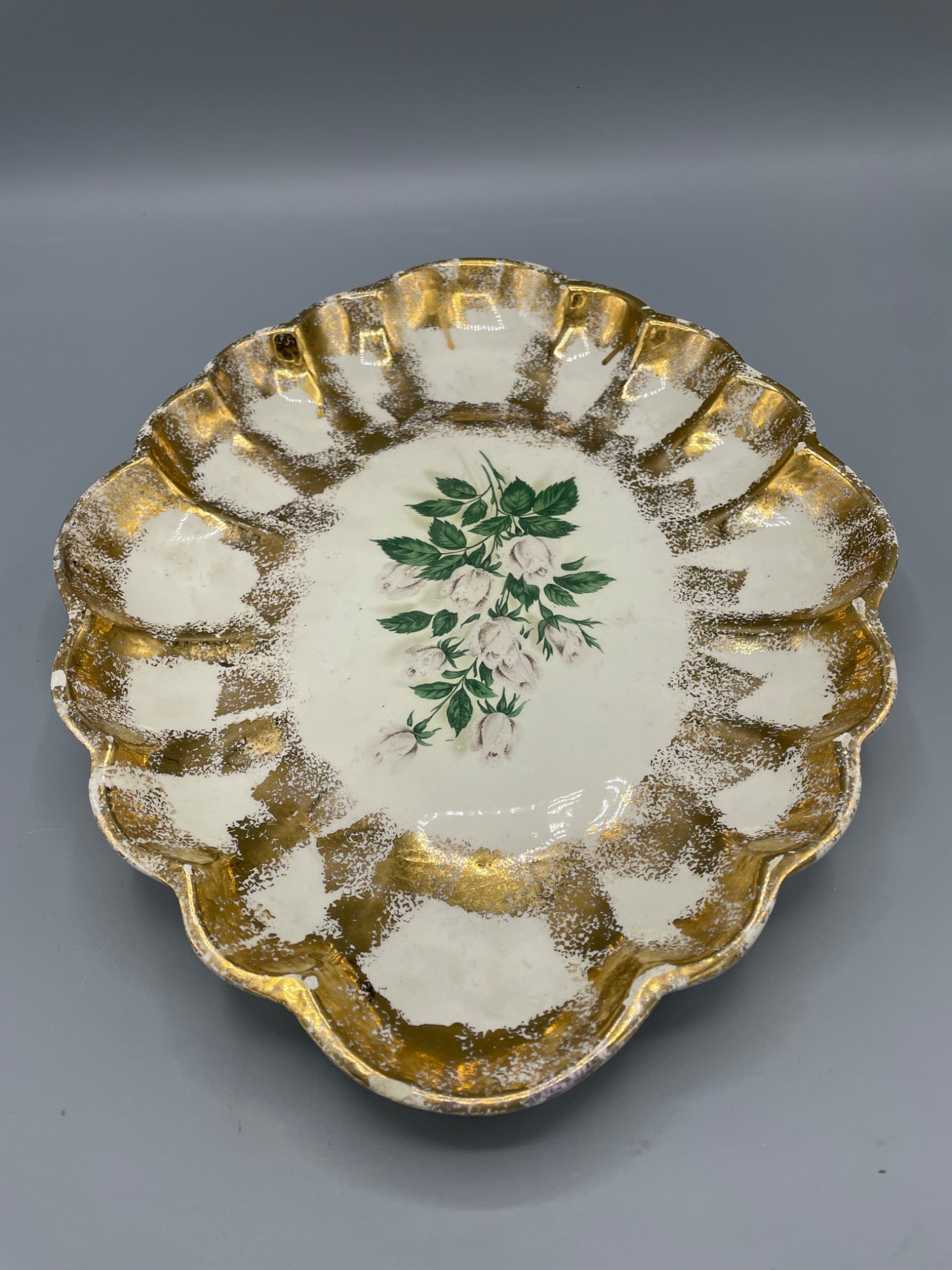 Oval Ceramic Dish with Gold Gilding and Floral Design - 2