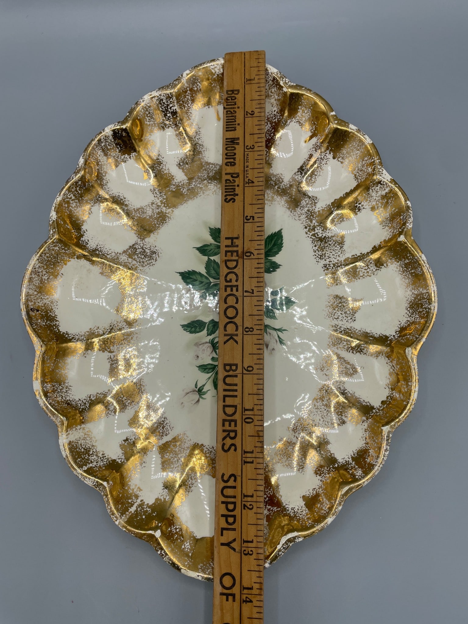 Oval Ceramic Dish with Gold Gilding and Floral Design - 3