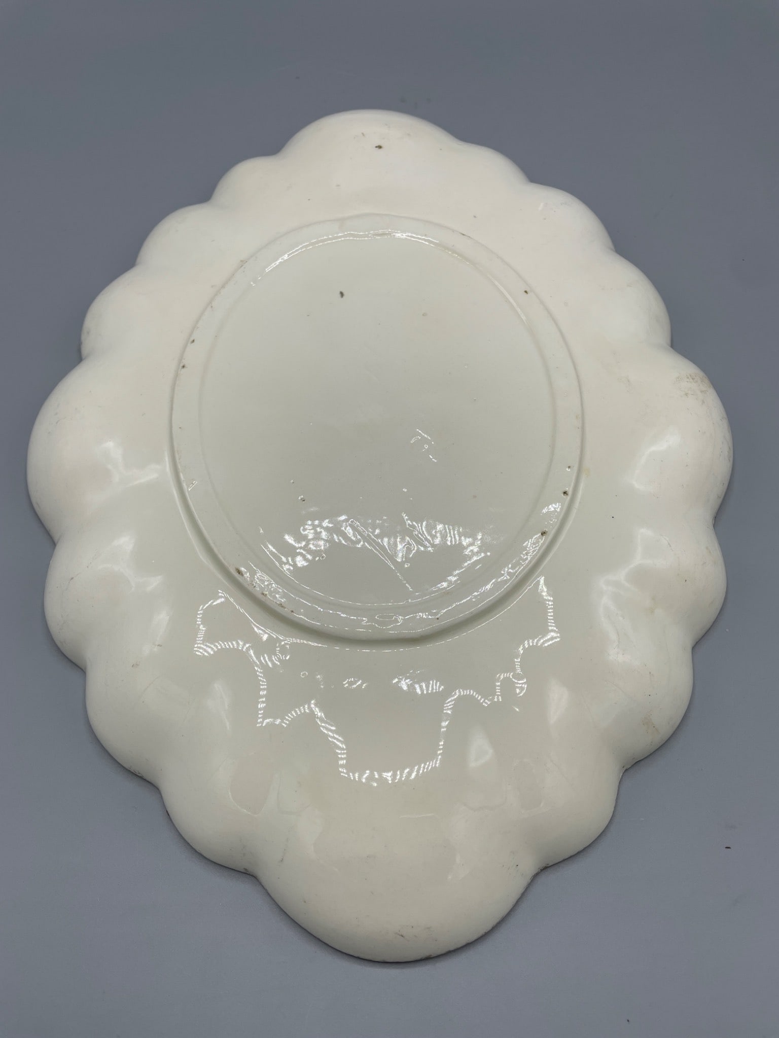 Oval Ceramic Dish with Gold Gilding and Floral Design - 4